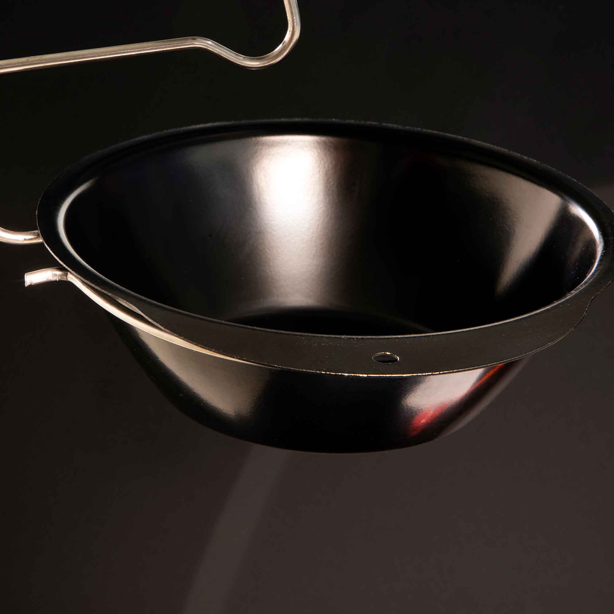 Dellonda DG15 Barbecues Action shot - driptray