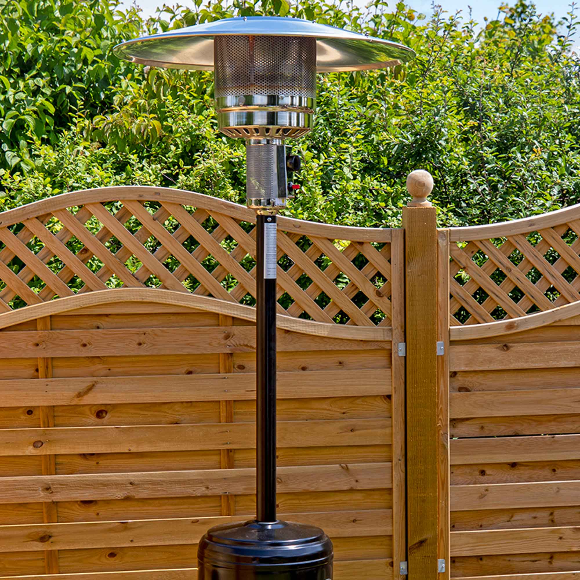 Dellonda DG1 Patio Heaters Action shot - in situ