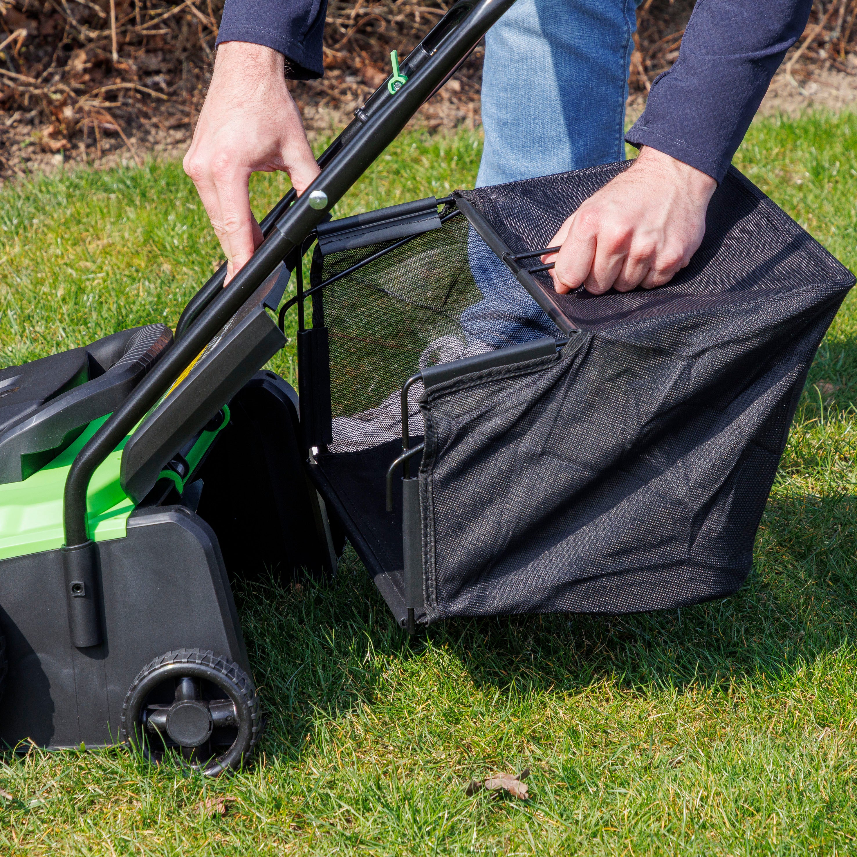 Dellonda DG216 Scarifiers Action shot - collection - bag