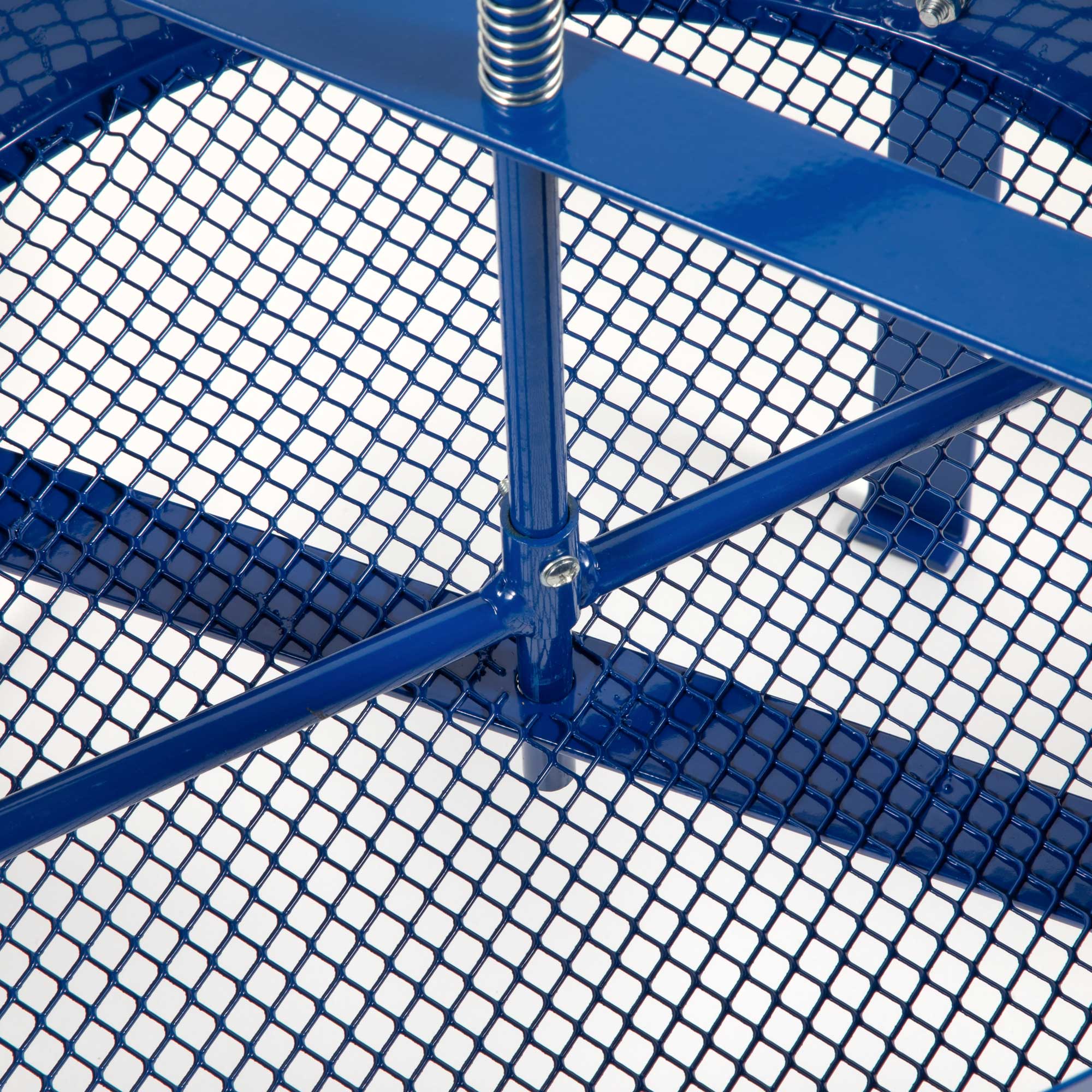 Dellonda DG261 Soil Sieve Action shot - close - mesh