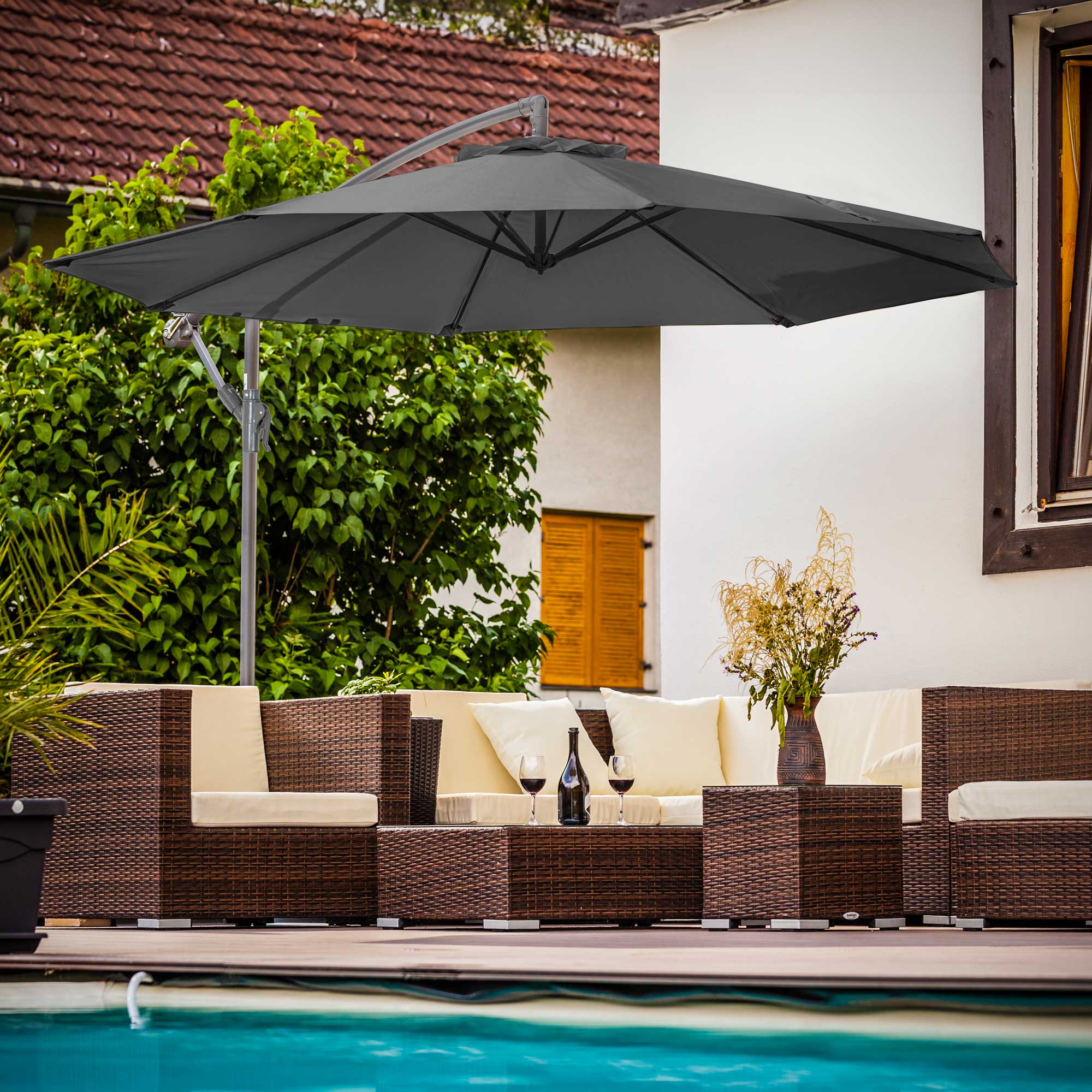 Dellonda DG264 Parasols Action shot - lifestyle