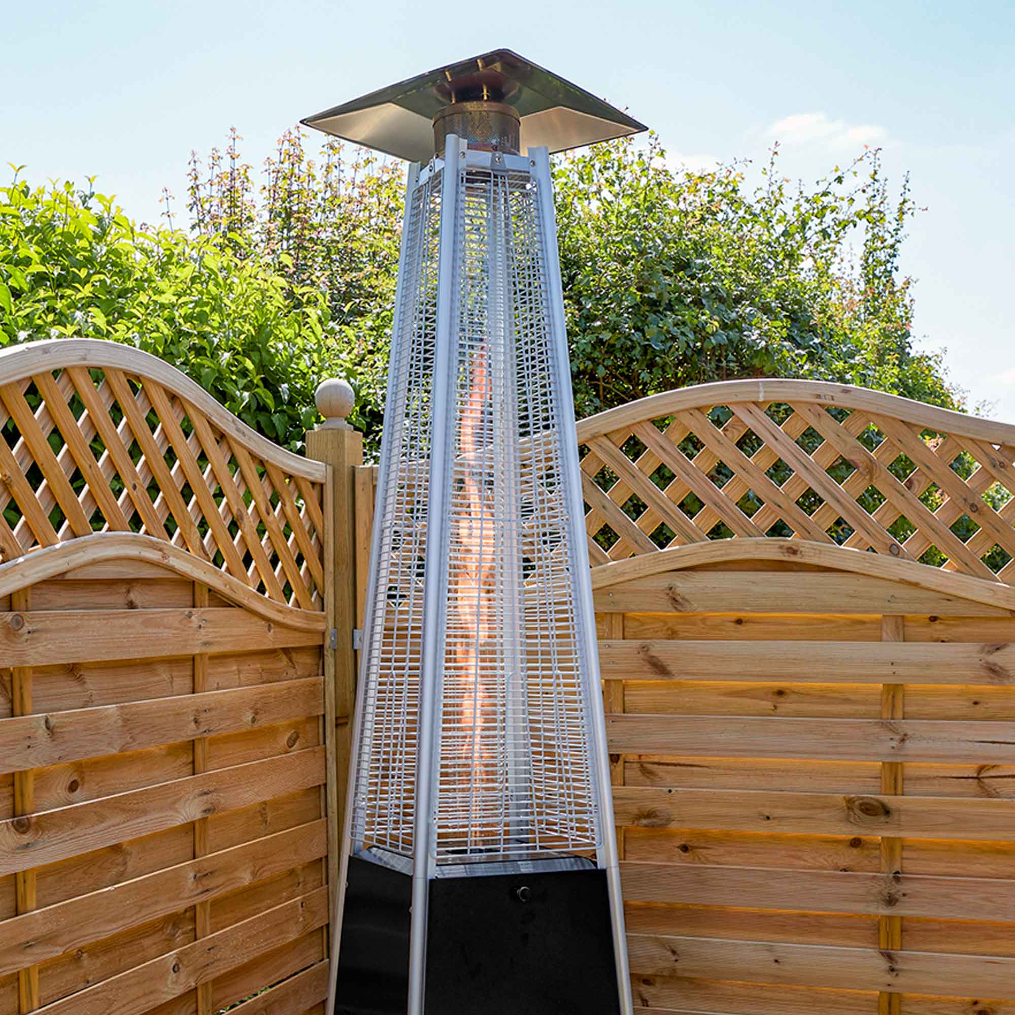 Dellonda DG5 Patio Heaters Action shot - in situ - 2nd perspective