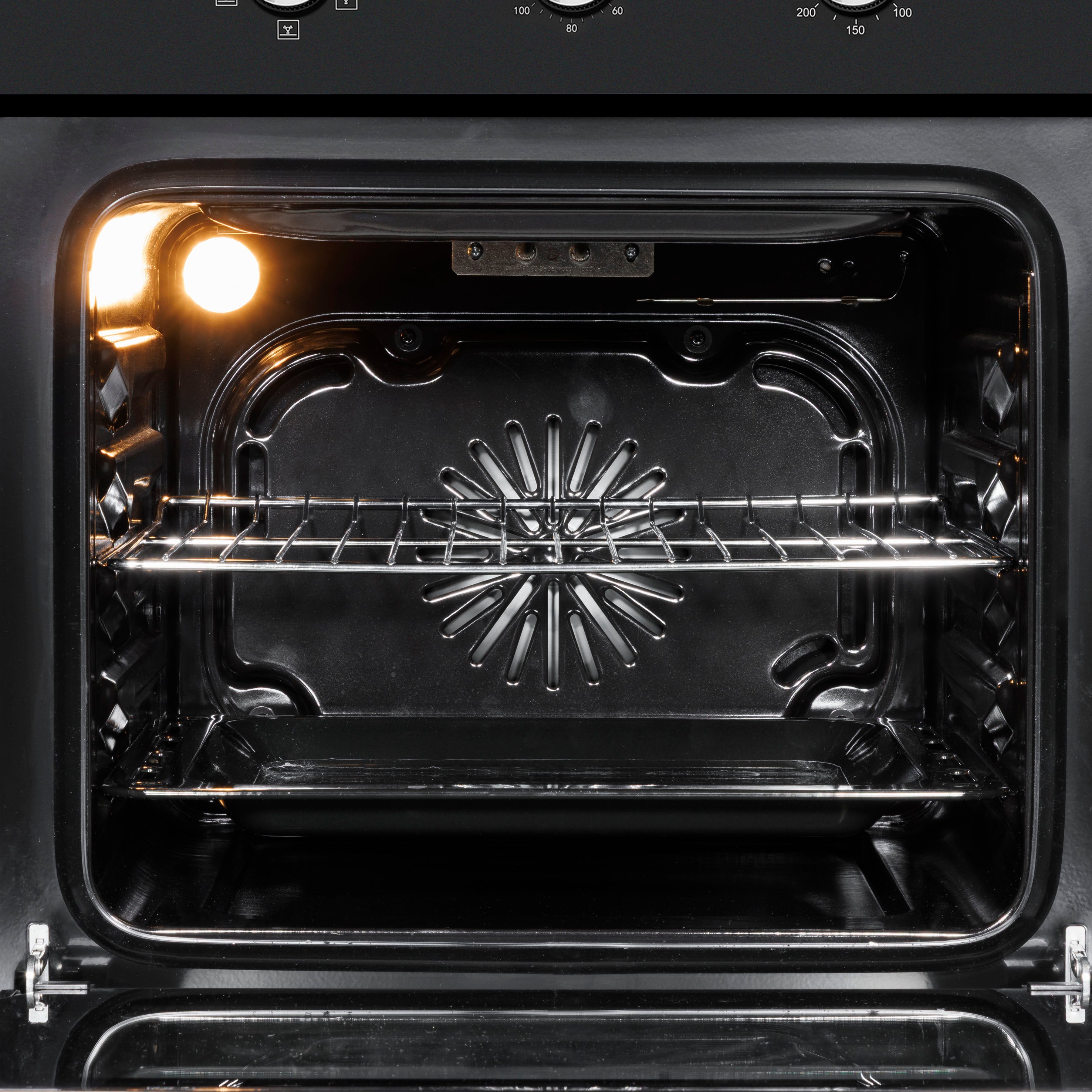 Baridi DH110 Fan Oven Action shot - inside