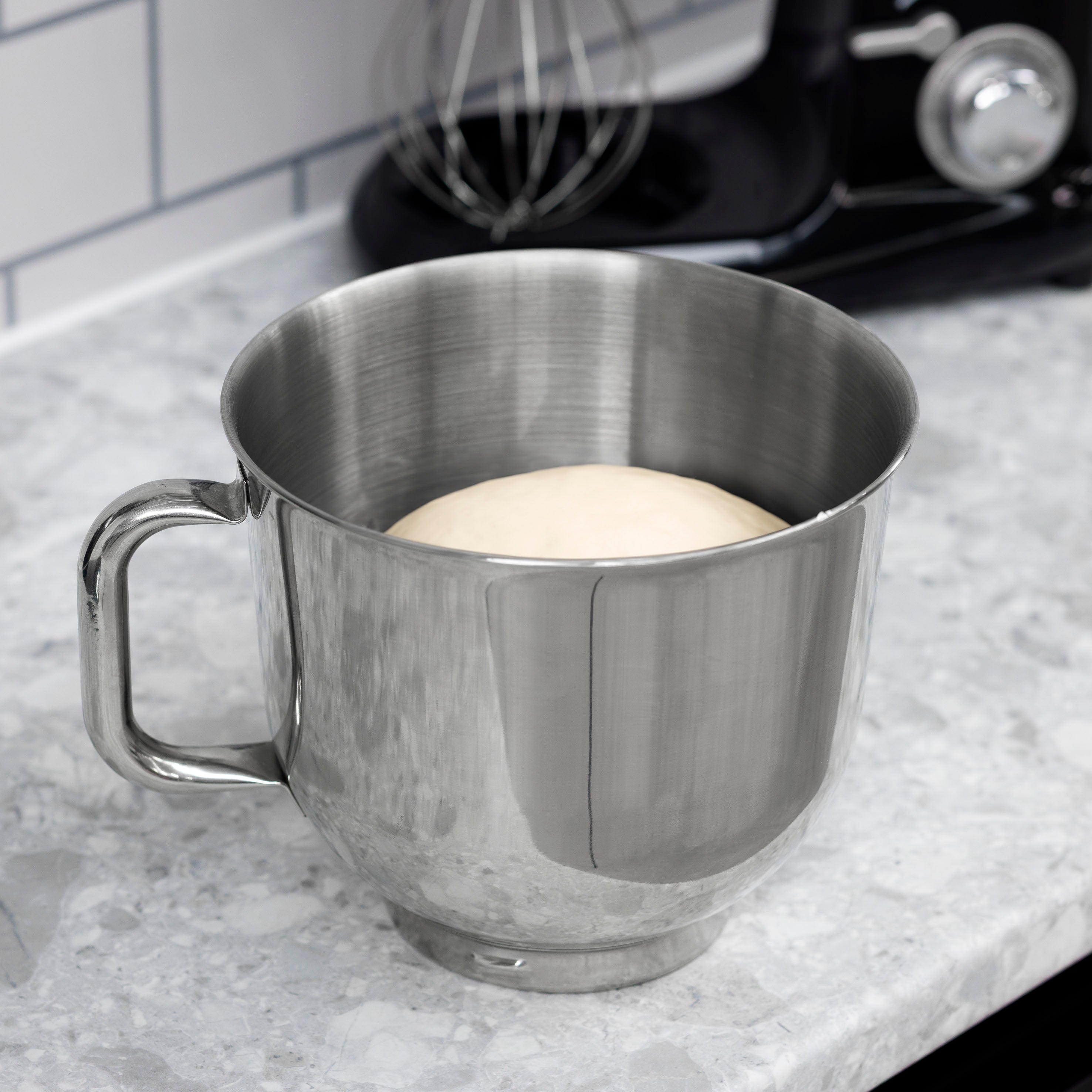 Baridi DH173 Stand Mixer Action shot - stainless - steel - bowl