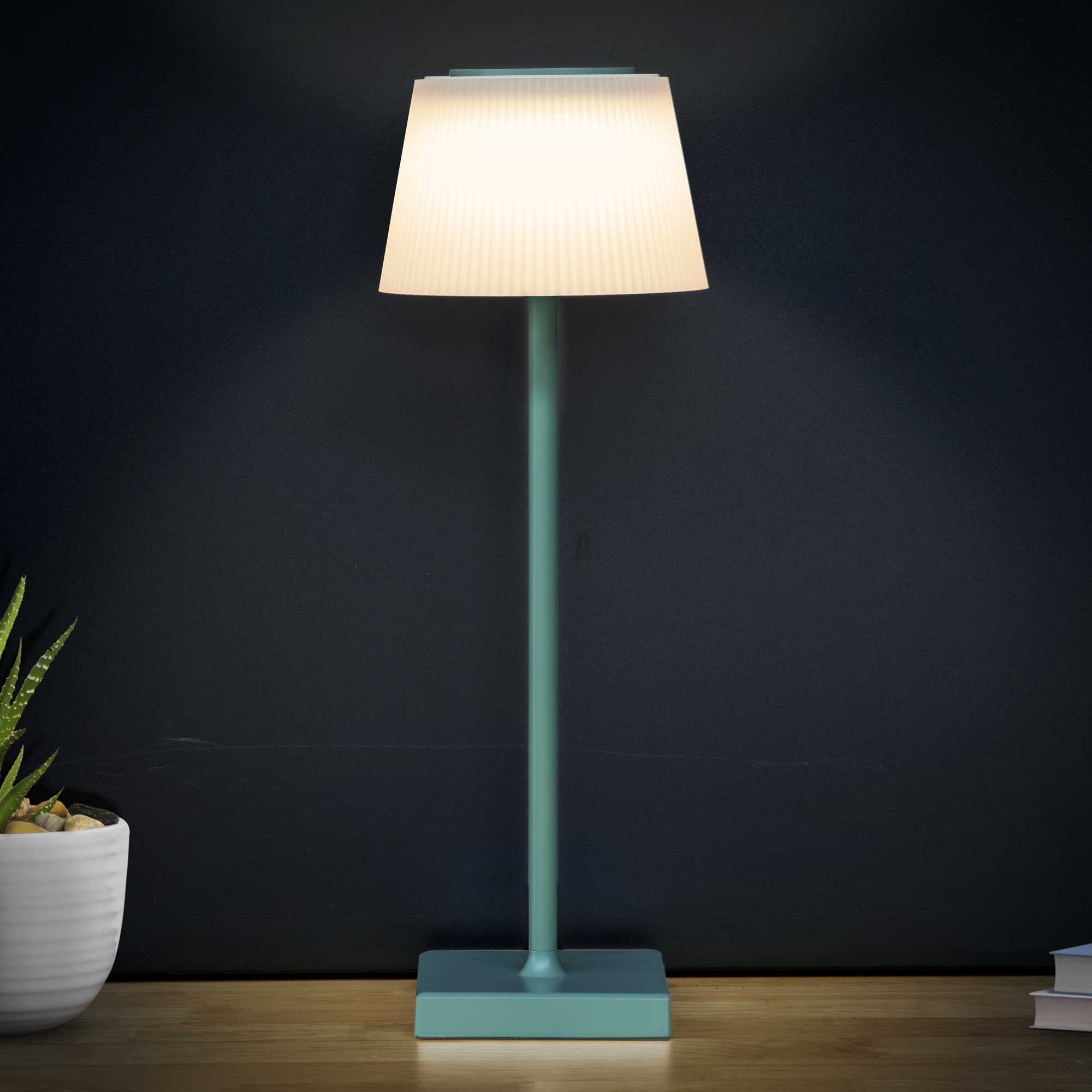 Dellonda DH214 Table Lamps Action shot - lifestyle