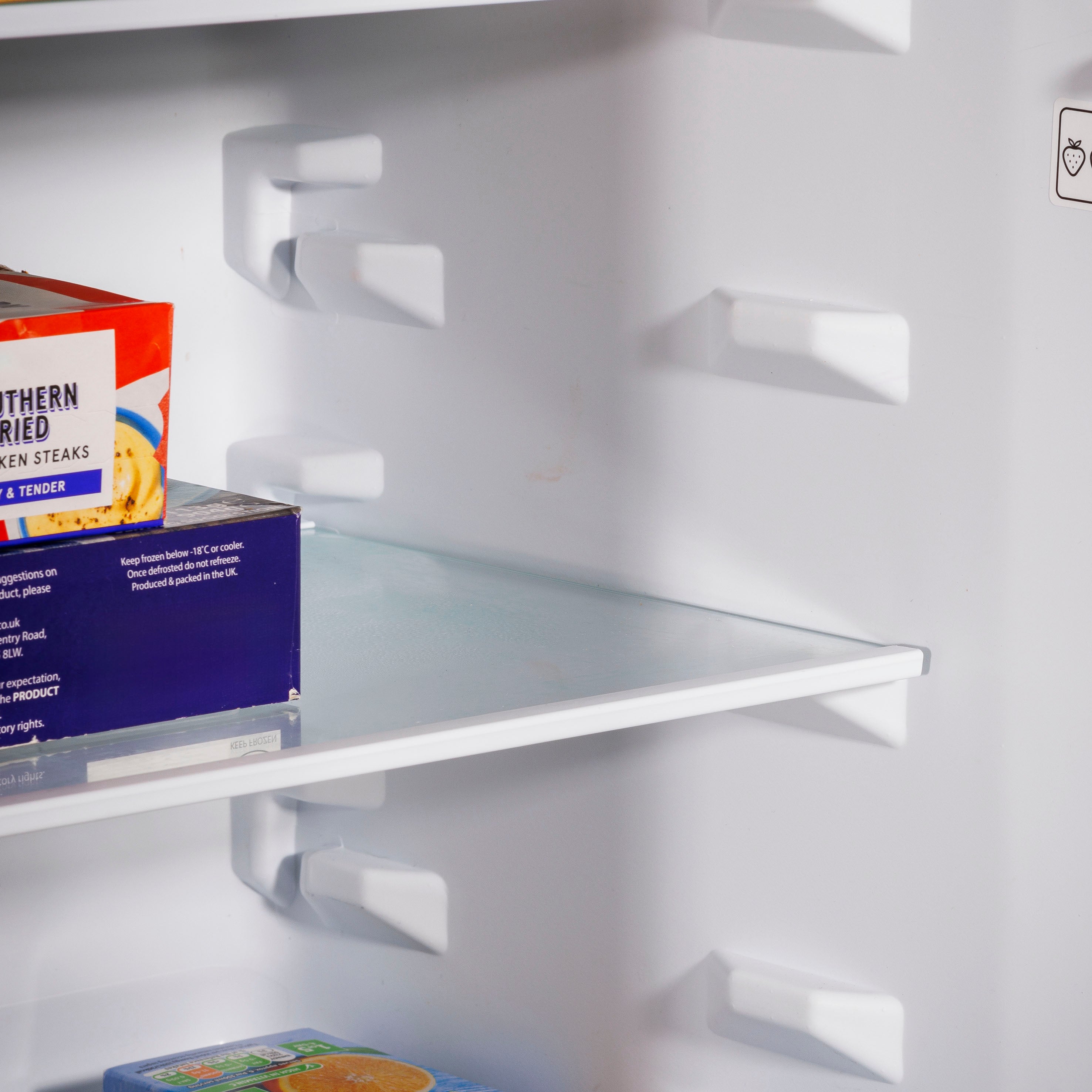 Baridi DH252 Fridge Freezer Action shot - adjustable - shelves