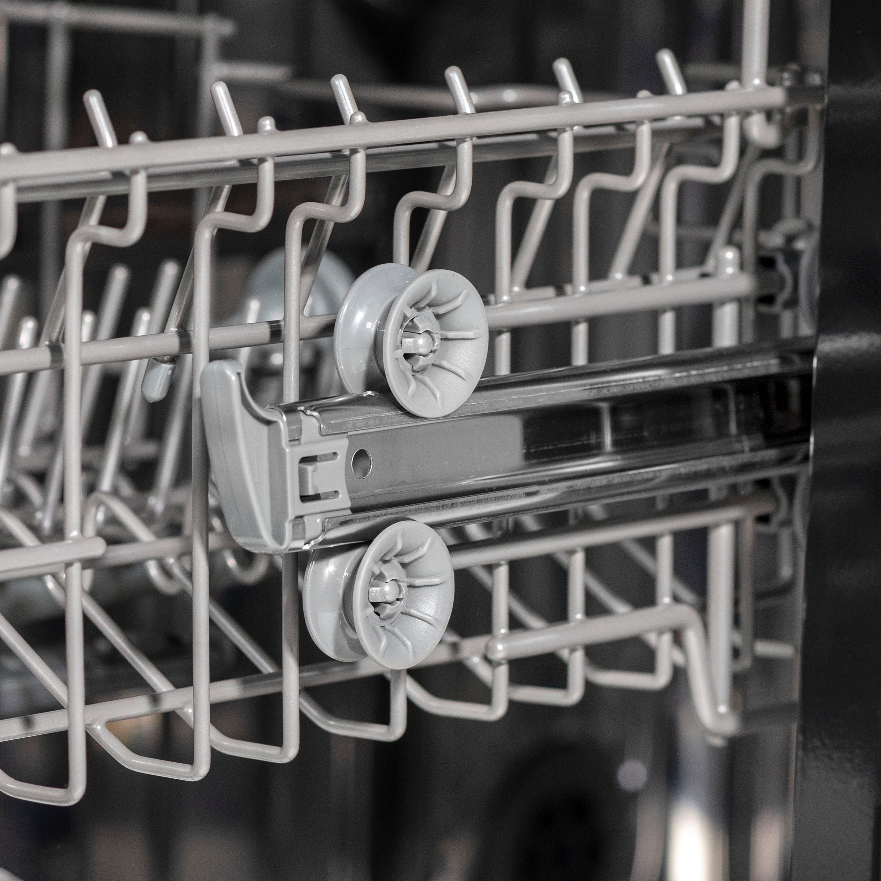 Dellonda DH276 Cables Action shot - rack - wheels