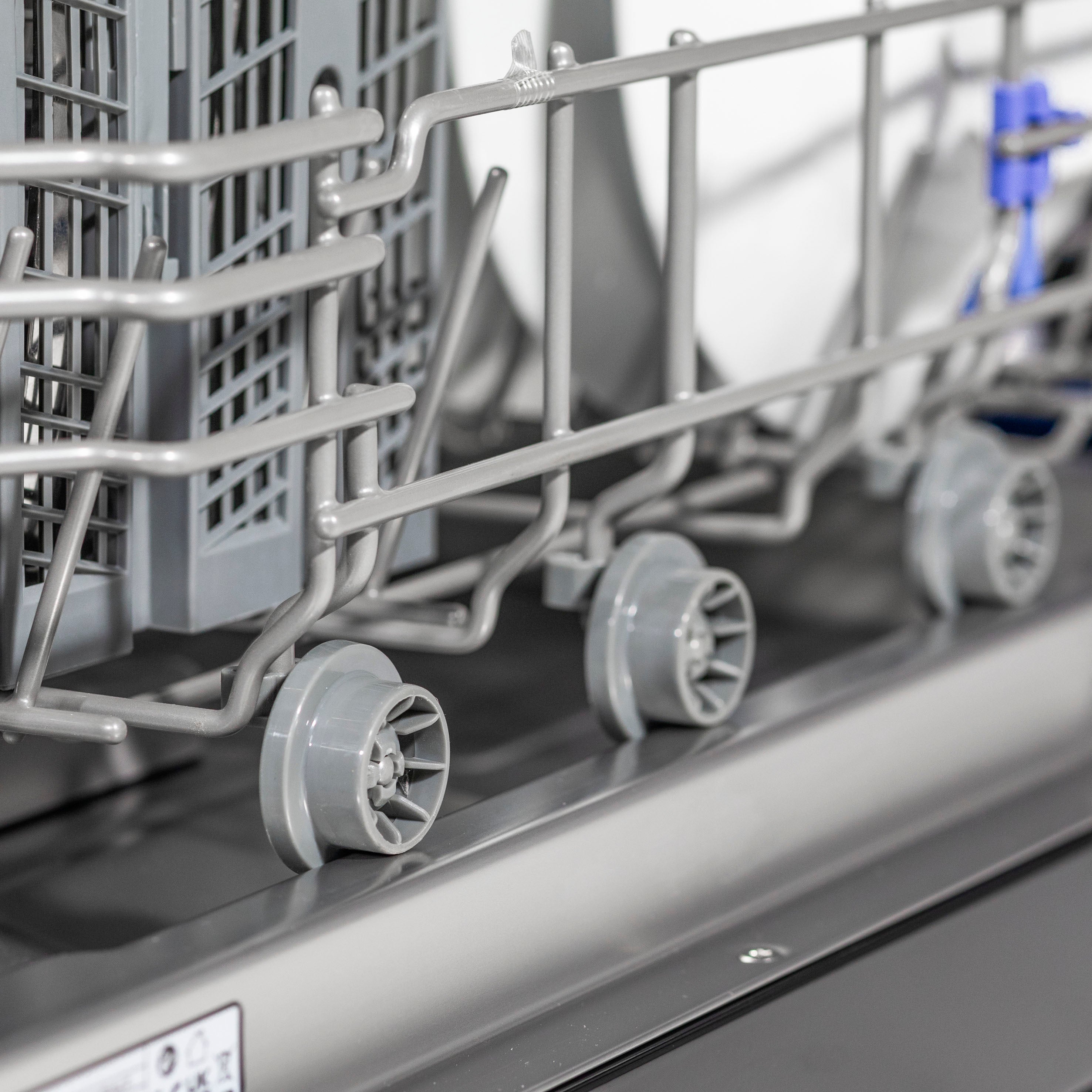 Dellonda DH276 Cables Action shot - wheels