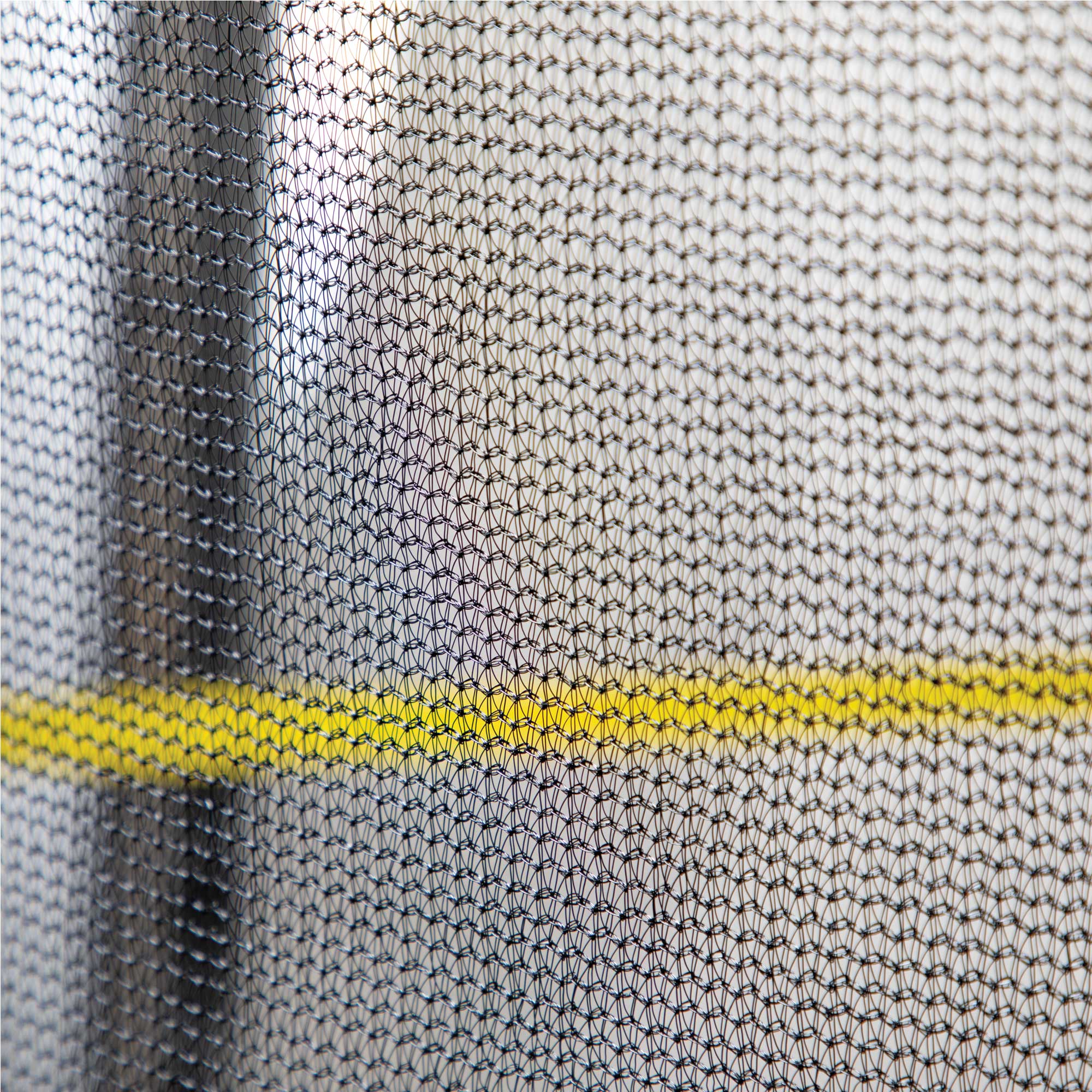 Dellonda DH65 Adjustable Desk Action shot - netting