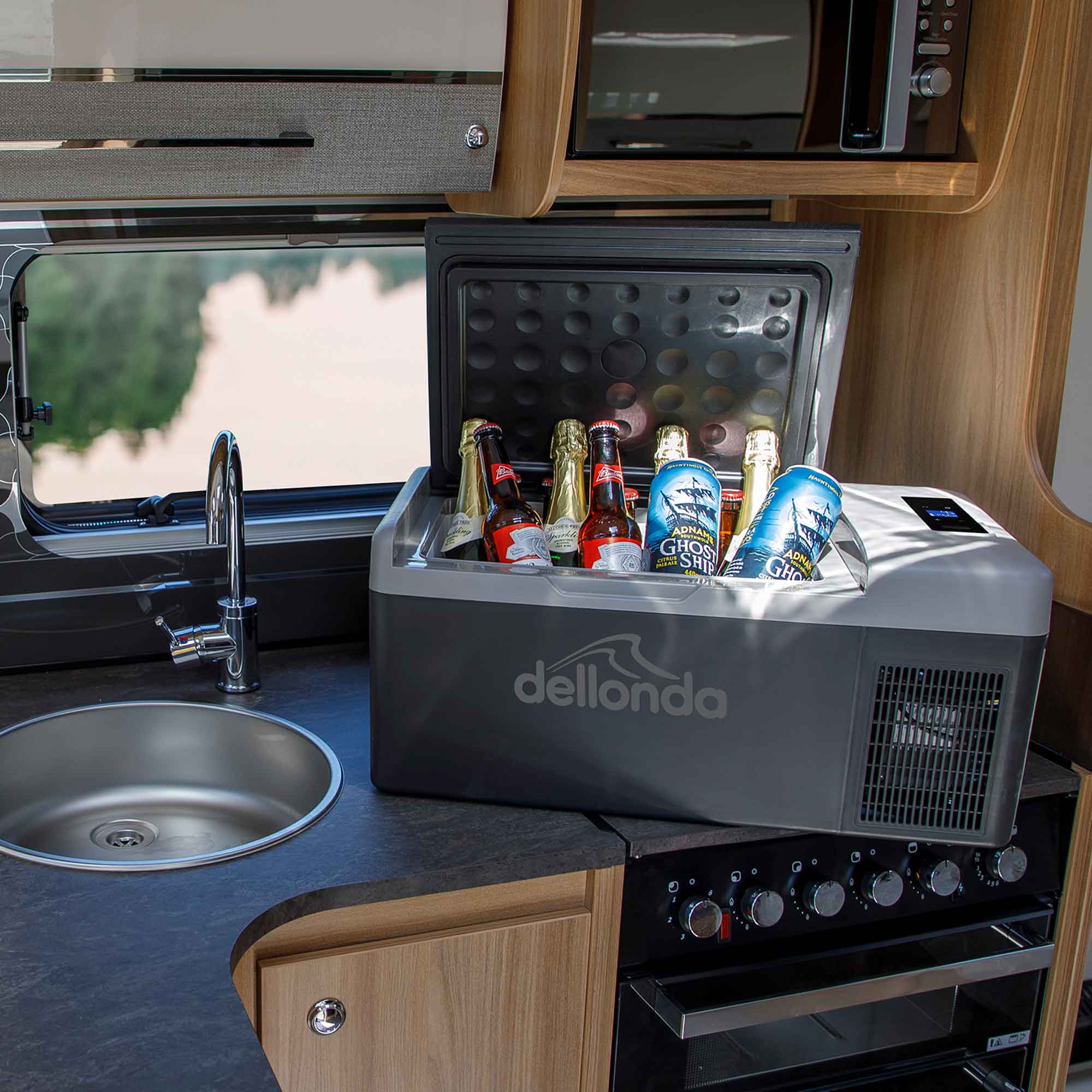 Dellonda DL12 Cool Box Action shot - caravan