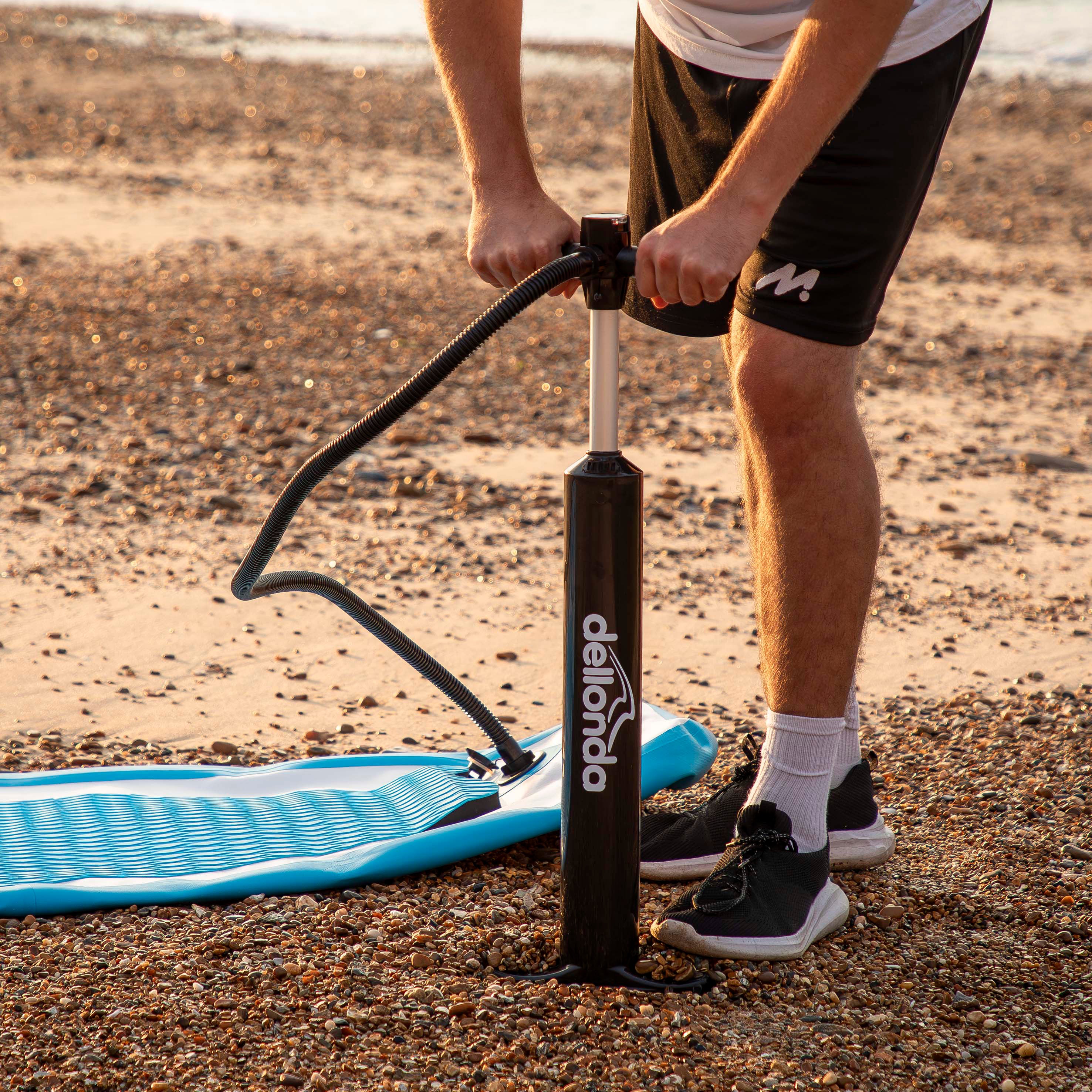 Dellonda DL152 Paddle Board Action shot - pump