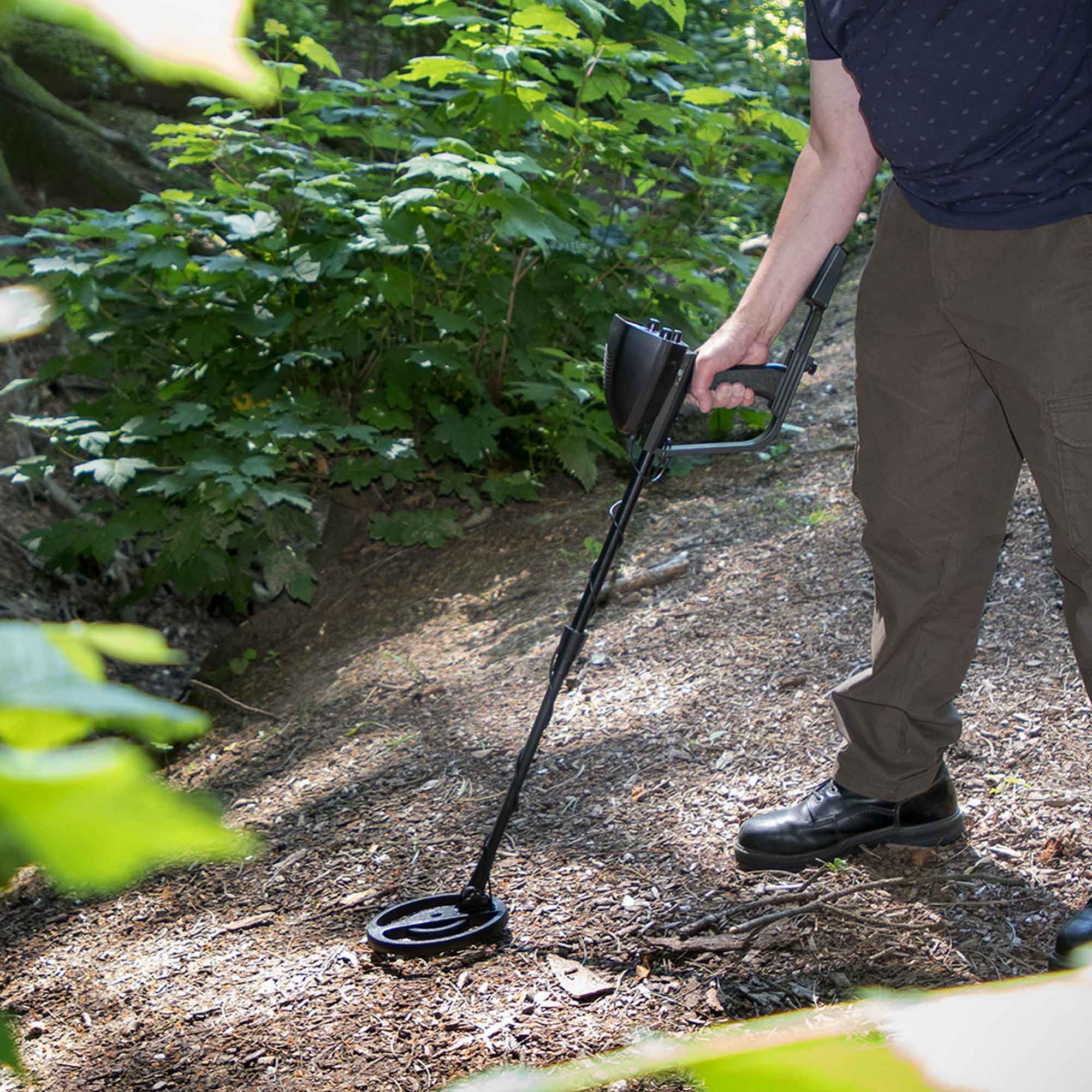 Dellonda DL6 Metal Detector Action shot - pic10