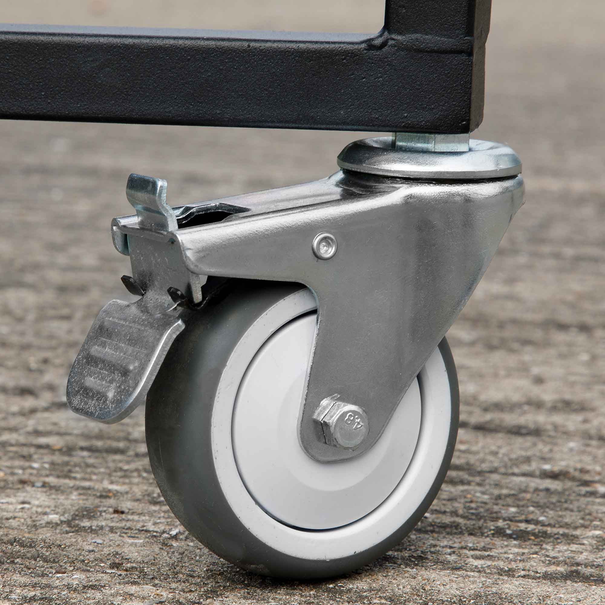 Dellonda DG159 Kamado Grills Action shot - brakes