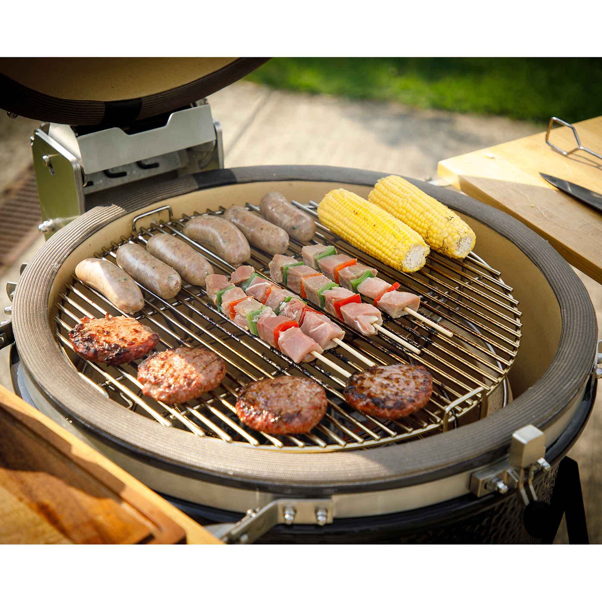 Dellonda DG159 Kamado Grills Action shot - with food - close