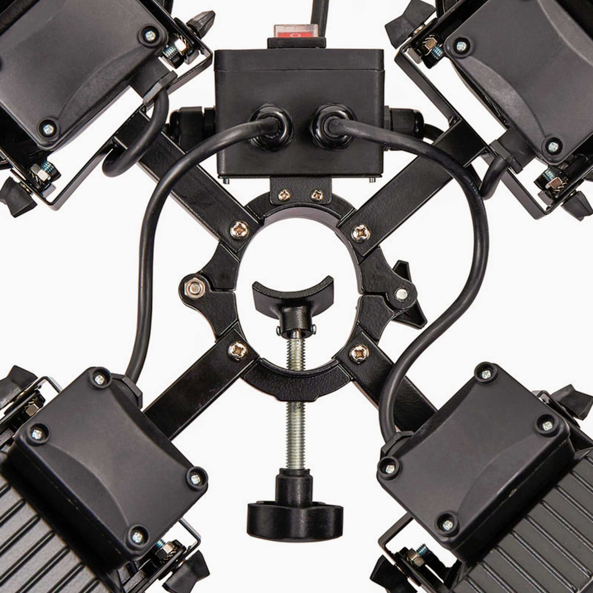 Dellonda DG178 Electric Patio Heaters Action shot - connection