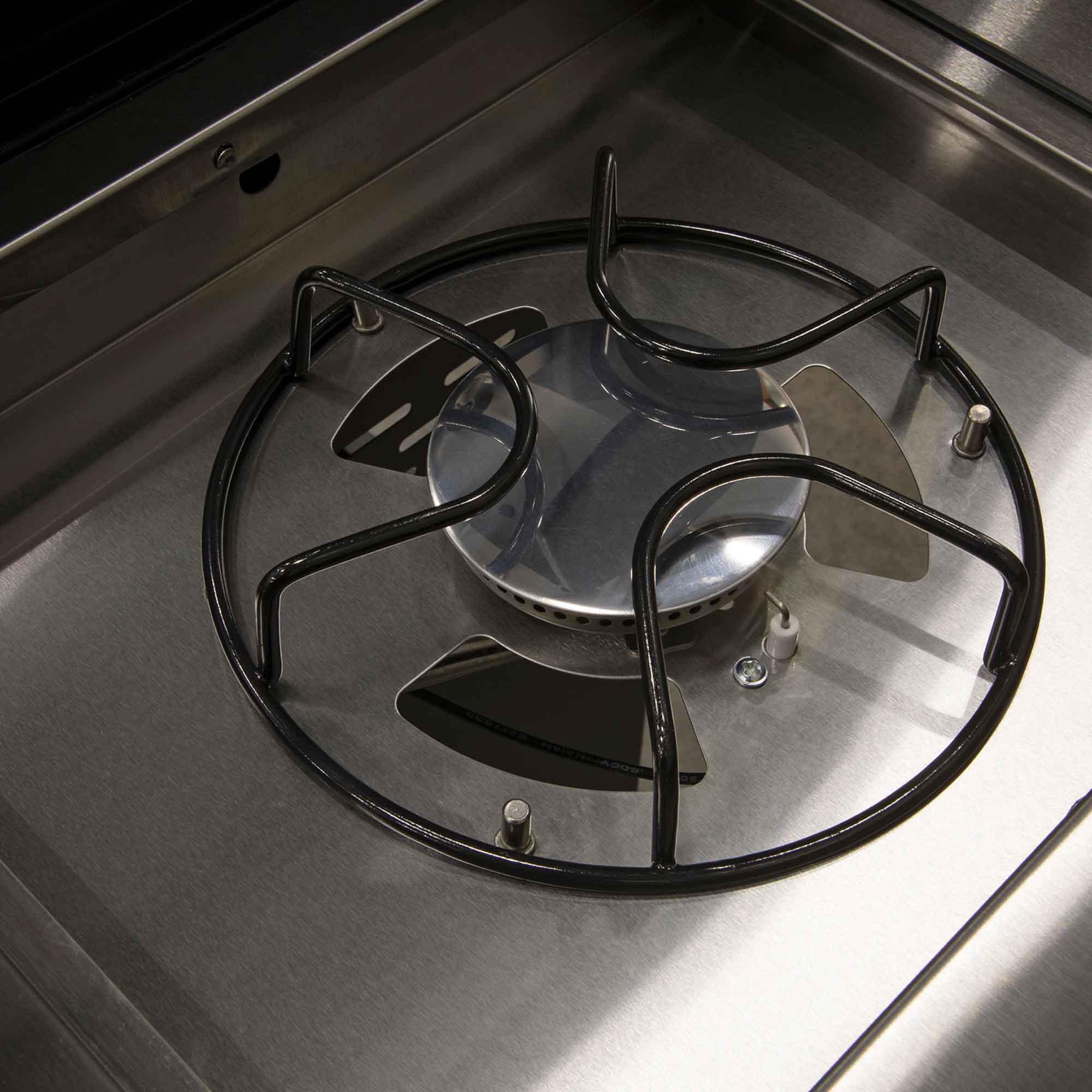 Dellonda DG17 Barbecues Action shot - side - gas - hob