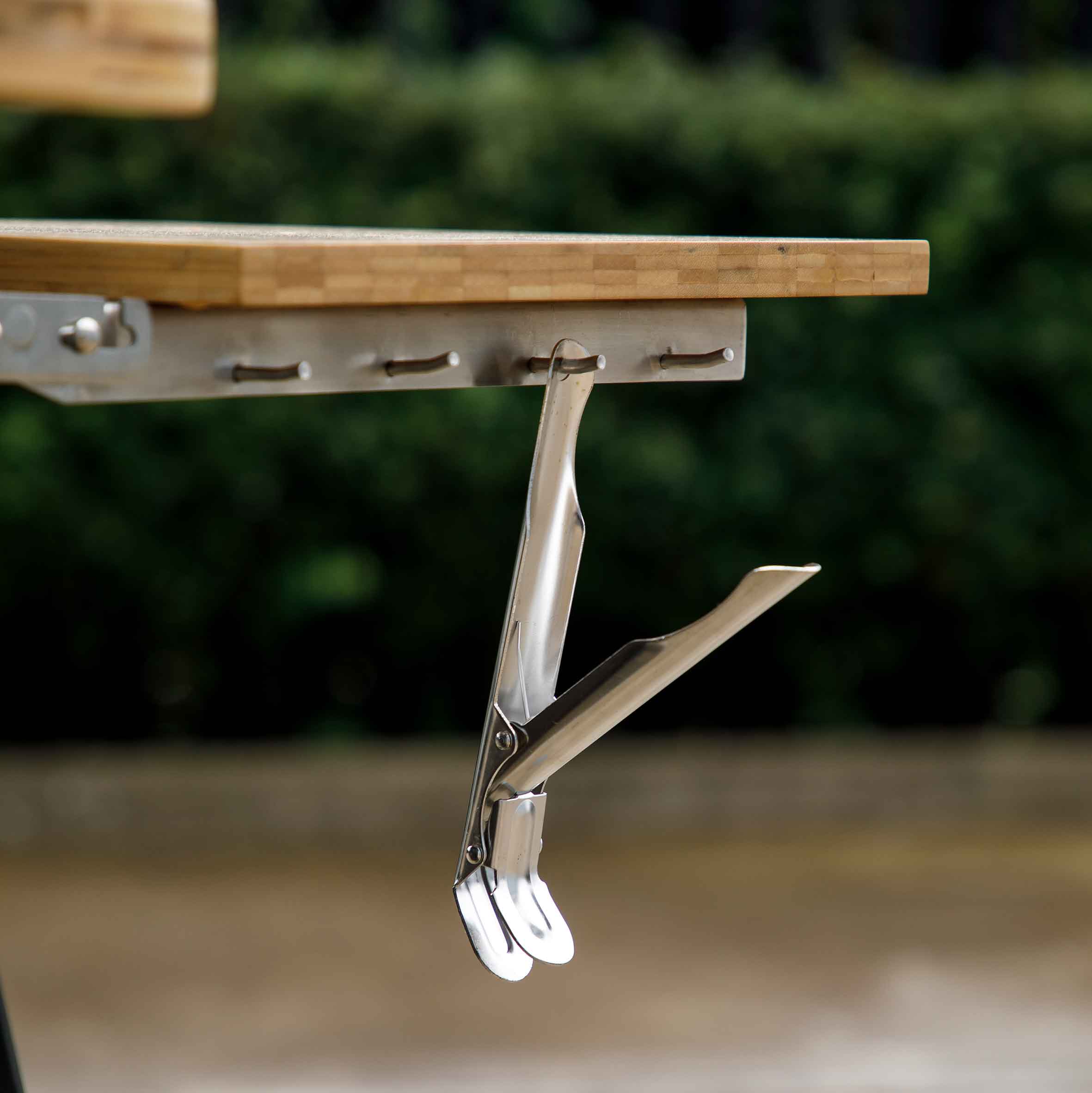 Dellonda DG181 Kamado Accessories Action shot - hanging - hole