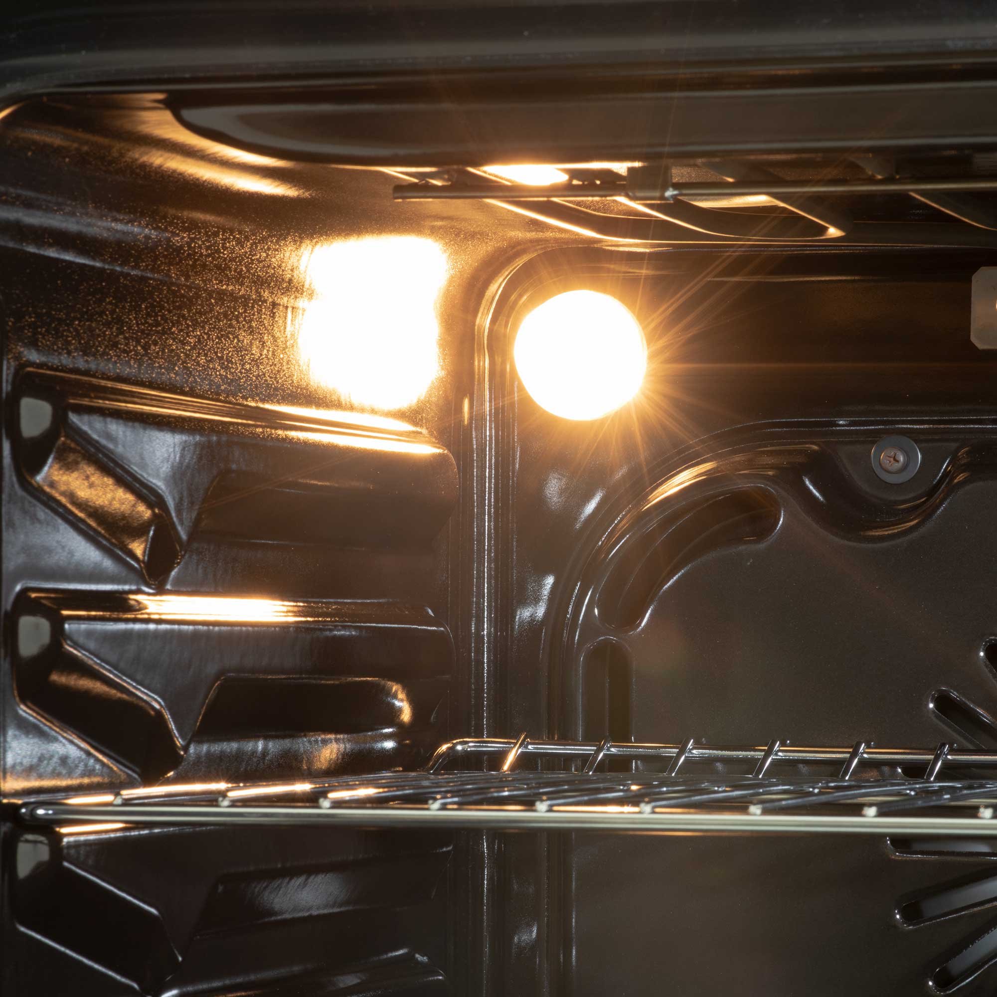 Baridi DH125 Fan Oven Action shot - light