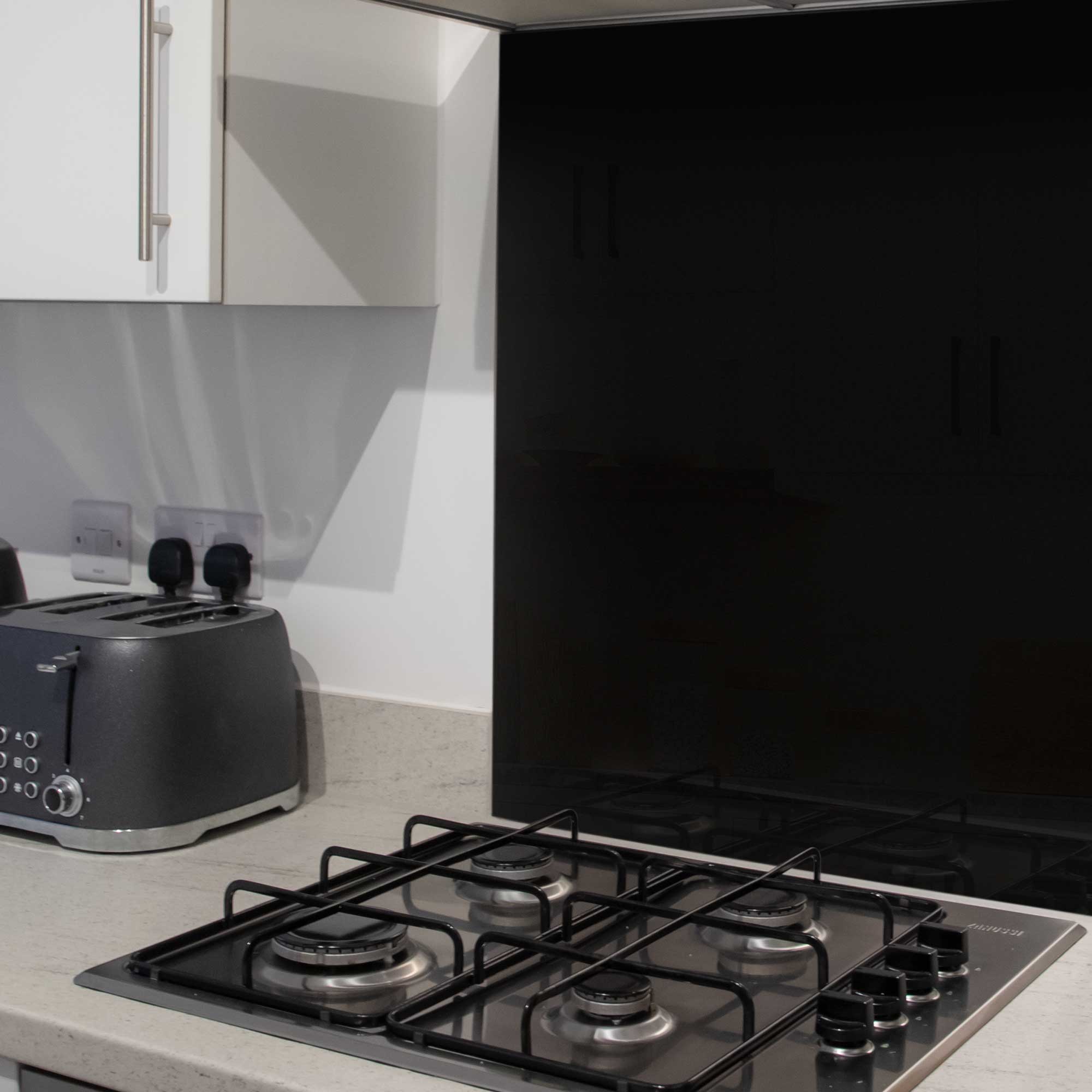 Baridi DH194 Extractor Hoods Action shot - in use - 4th perspective