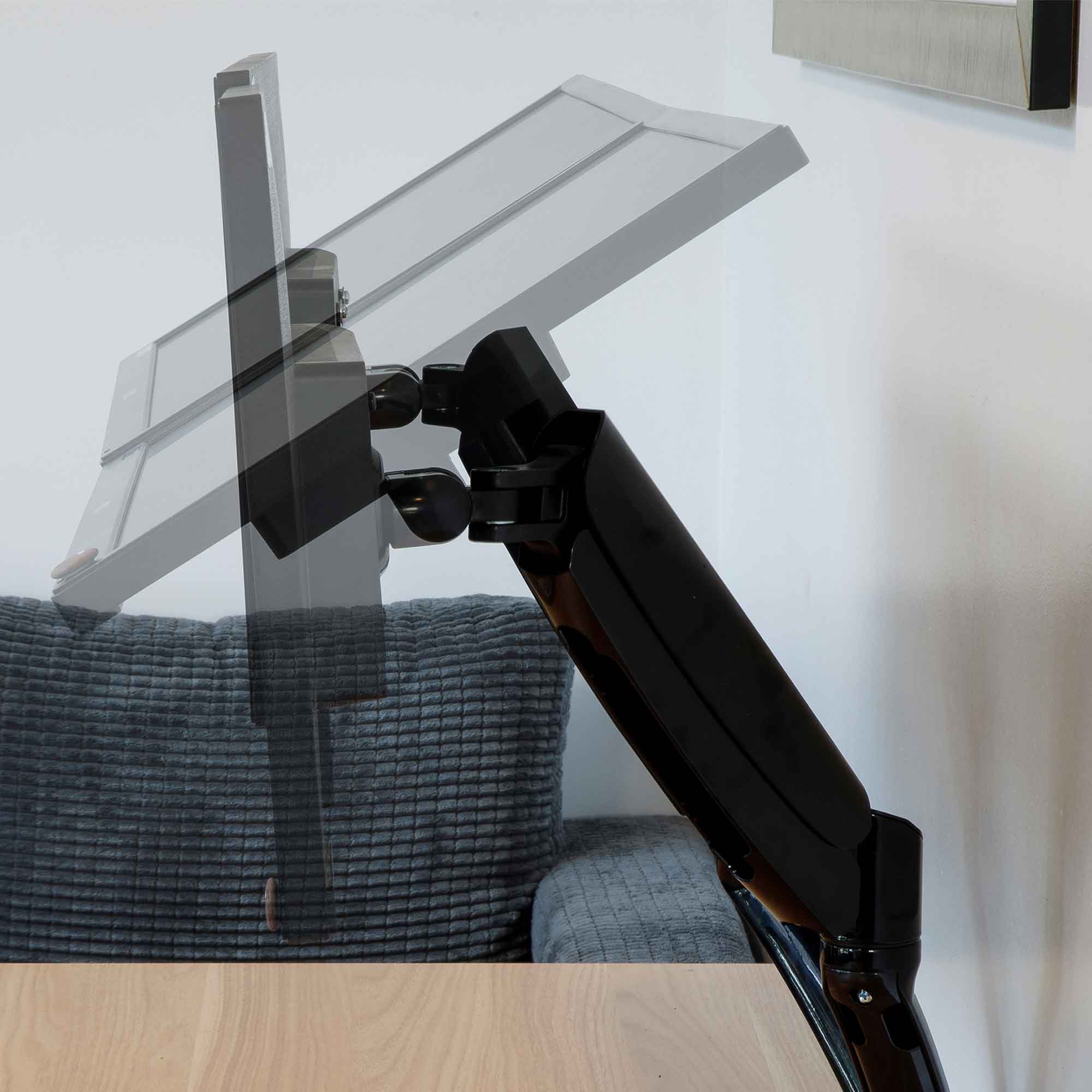 Dellonda DH25 Monitor Arms Action shot - tilt - screen - ghosting