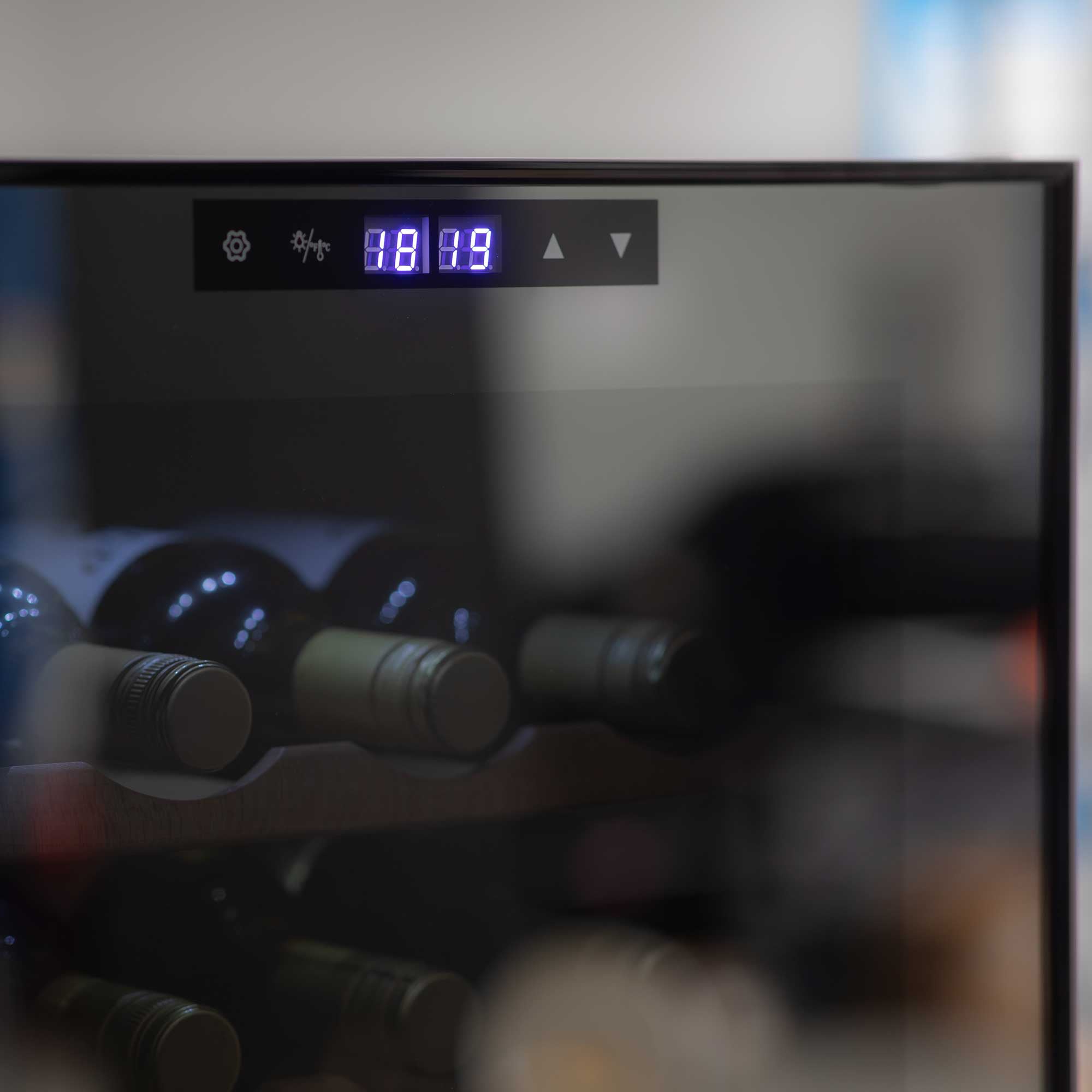 Baridi DH90 Wine Fridges Action shot - control - panel