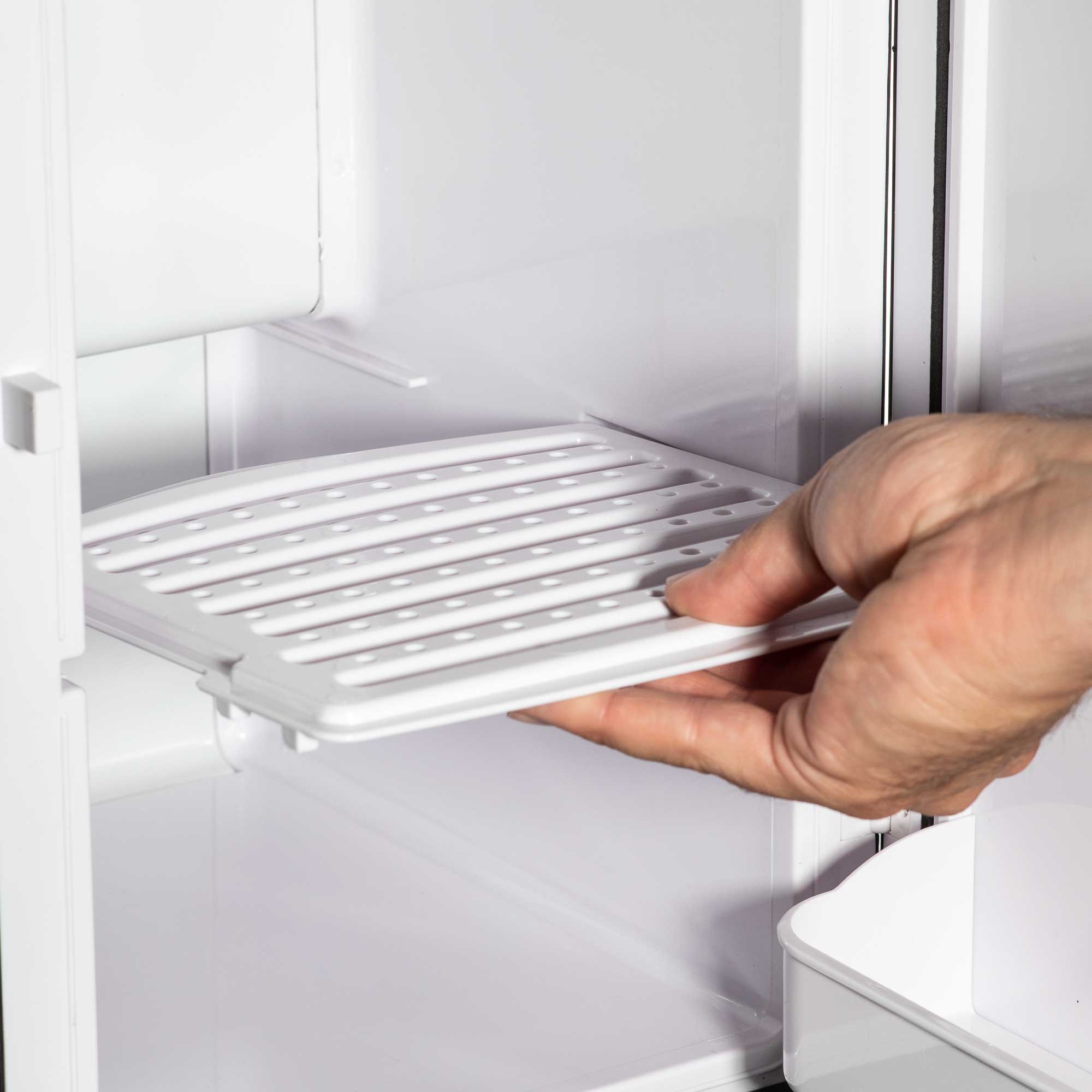 Baridi DH94 Drinks Fridge Action shot - adjustable - shelve