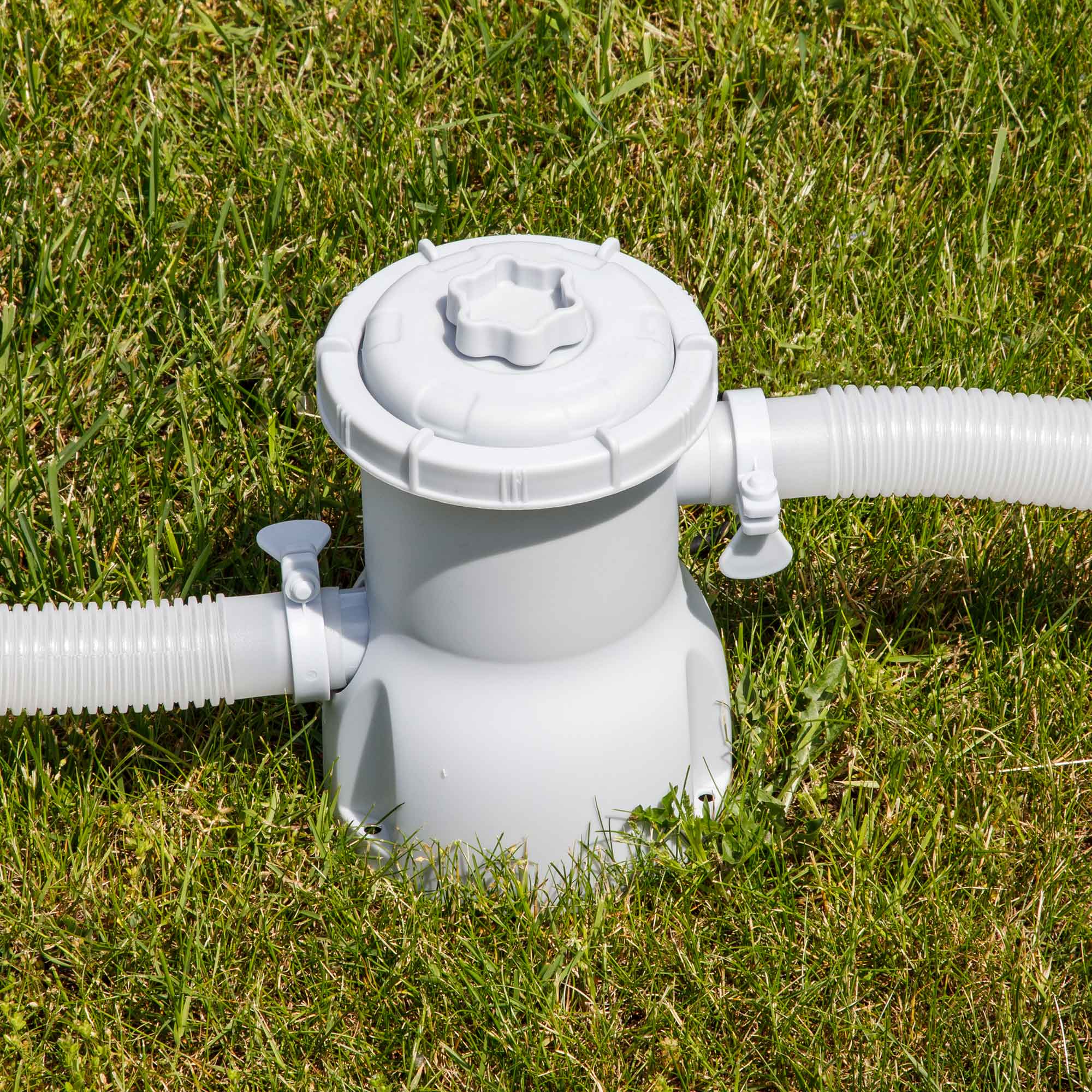 Dellonda DL20 Steel Frame Pools Action shot - pump on grass