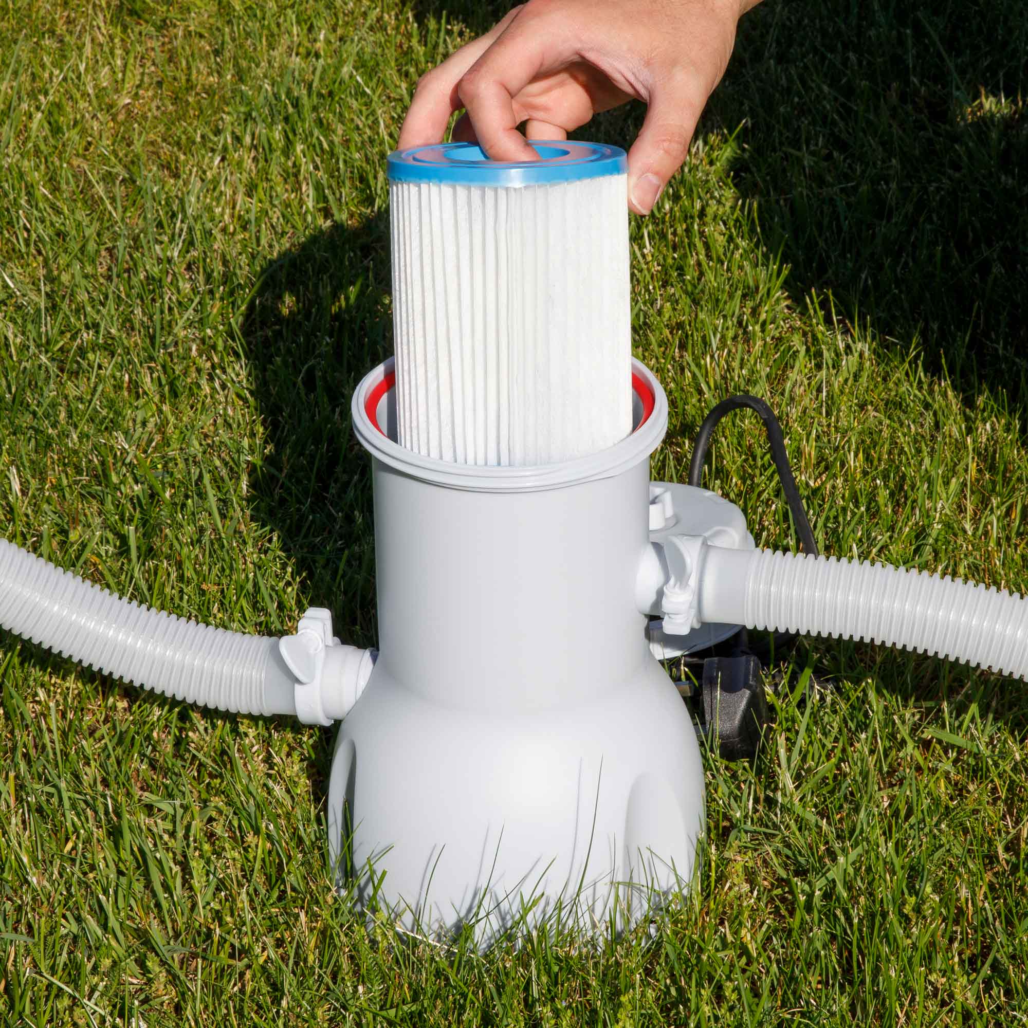 Dellonda DL21 Steel Frame Pools Action shot - putting - filter - into - pump