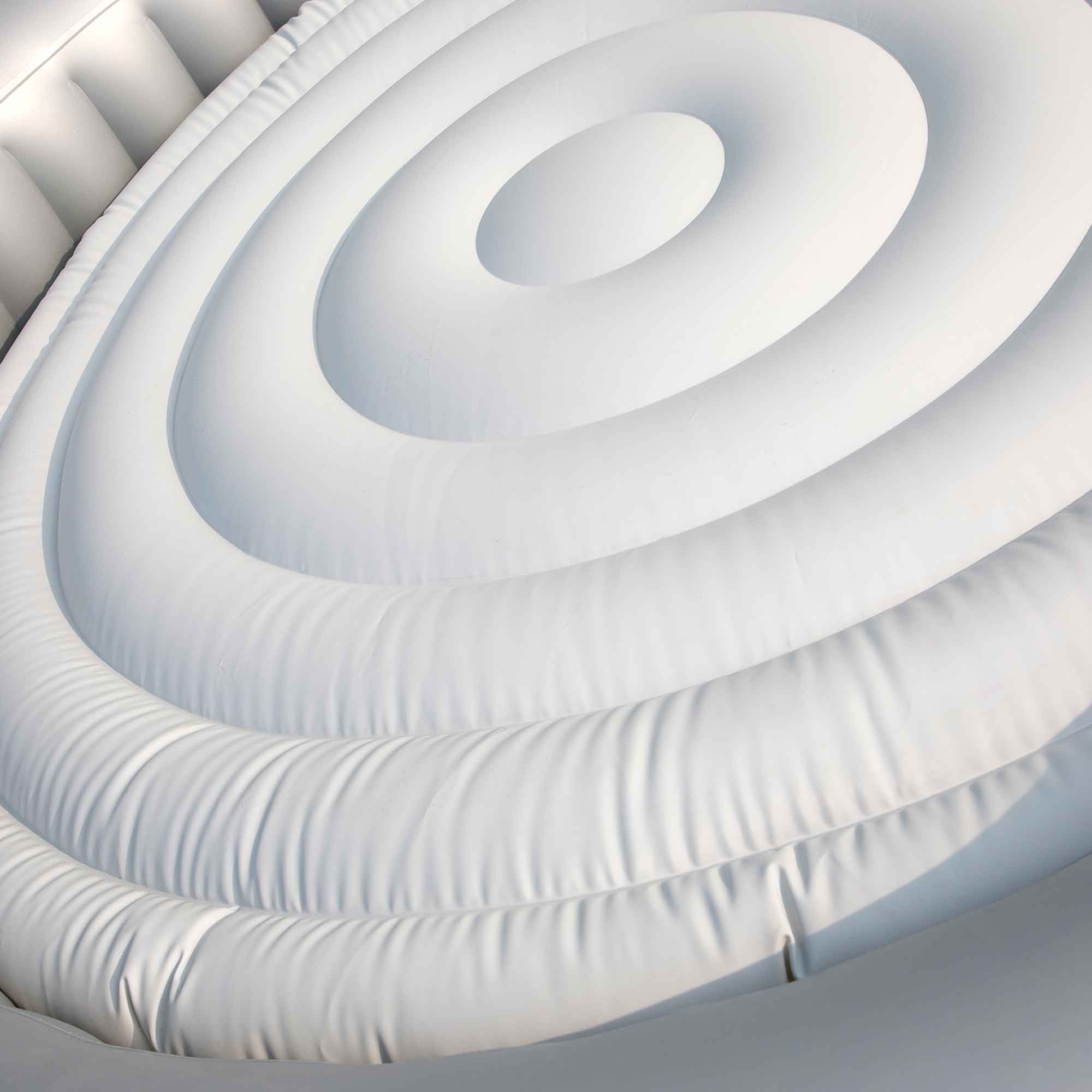 Dellonda DL30 Hot Tub Accessories Action shot - in use