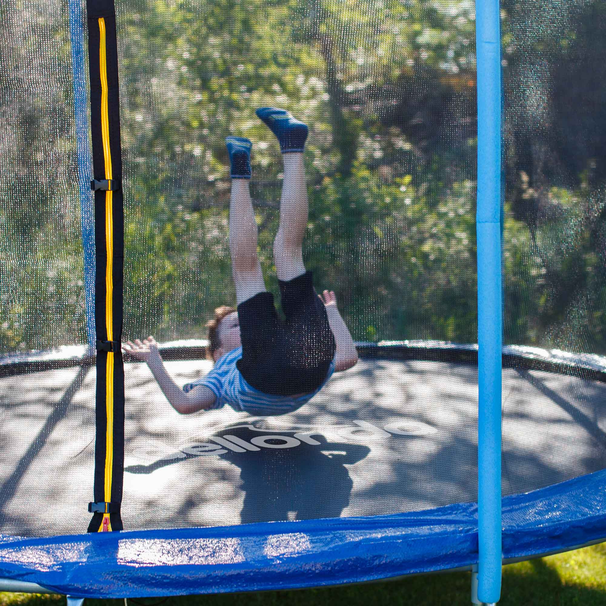 Dellonda DL68 Trampolines Action shot - kid - playing - 2