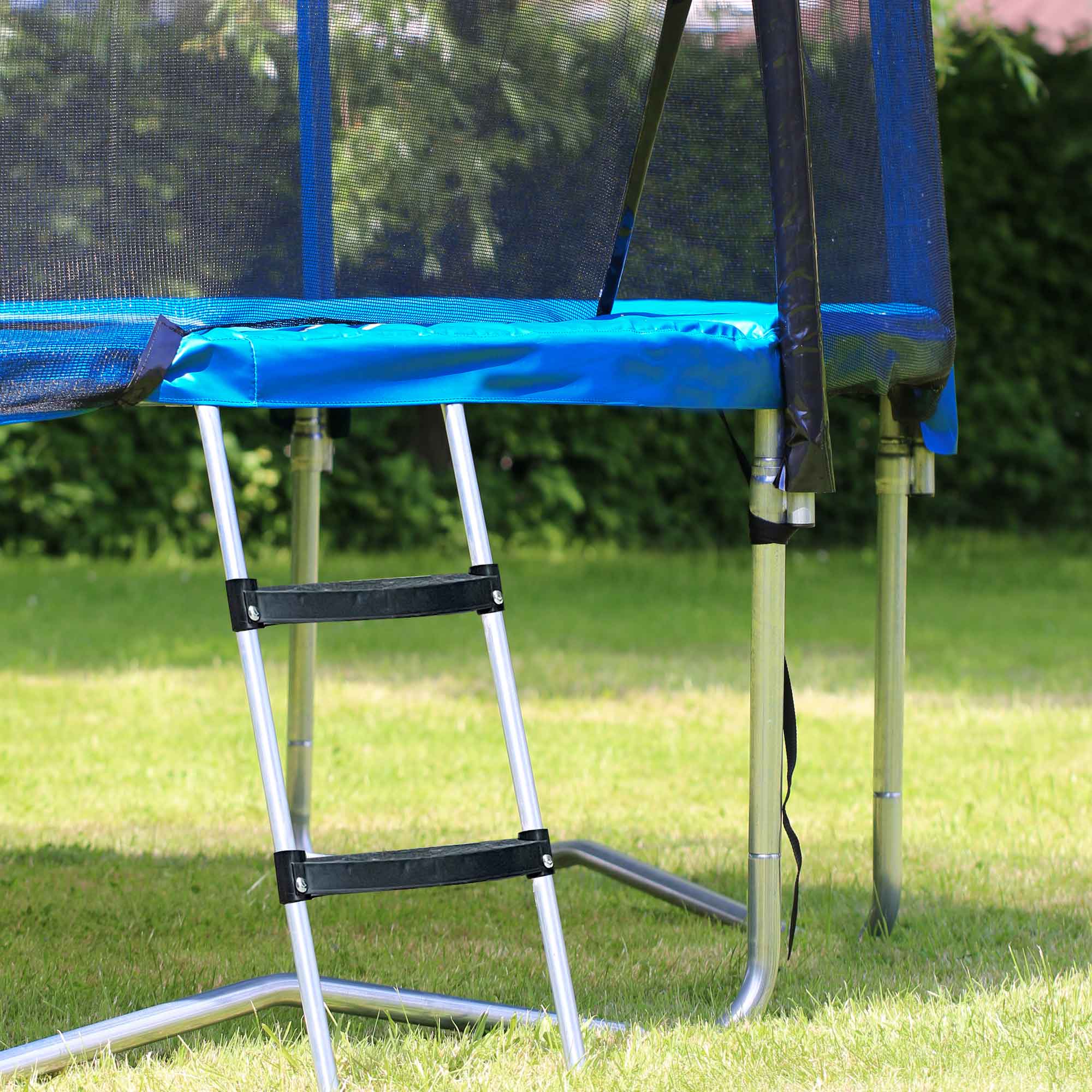 Dellonda DL71 Trampoline Accessories Action shot - in use