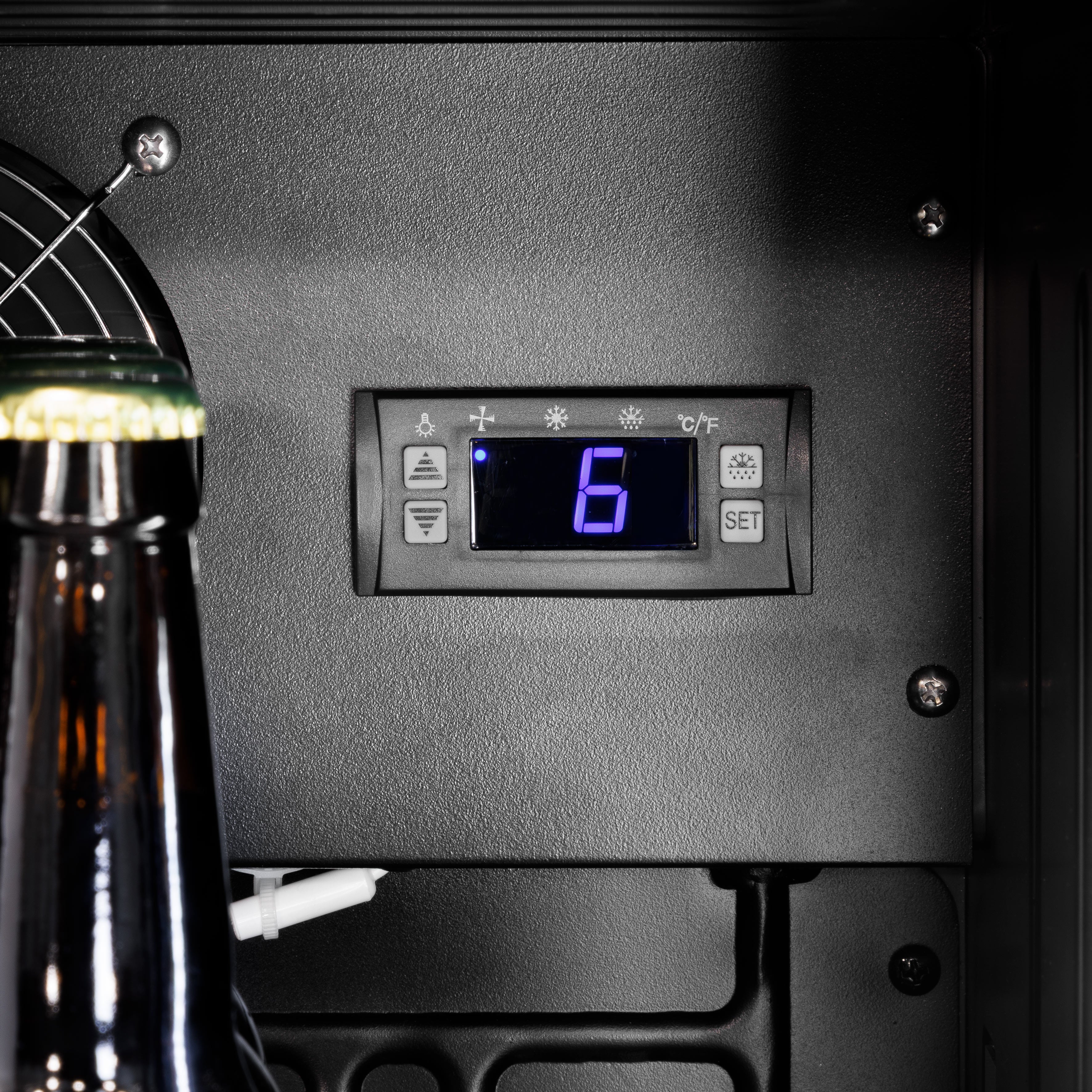 Baridi Tall Drinks/Bar Fridge with Digital Controls & Auto Defrost 160L, Black - DH440