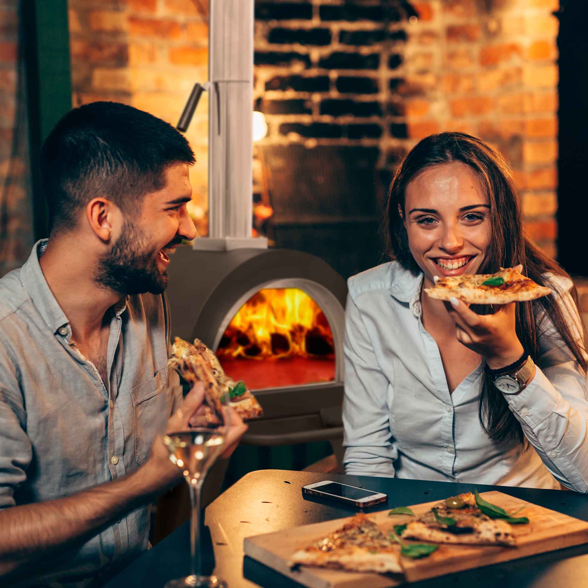 Large Outdoor Wood-Fired Pizza Oven & Smoker with Side Shelves & Stand - DG103 - Dellonda
