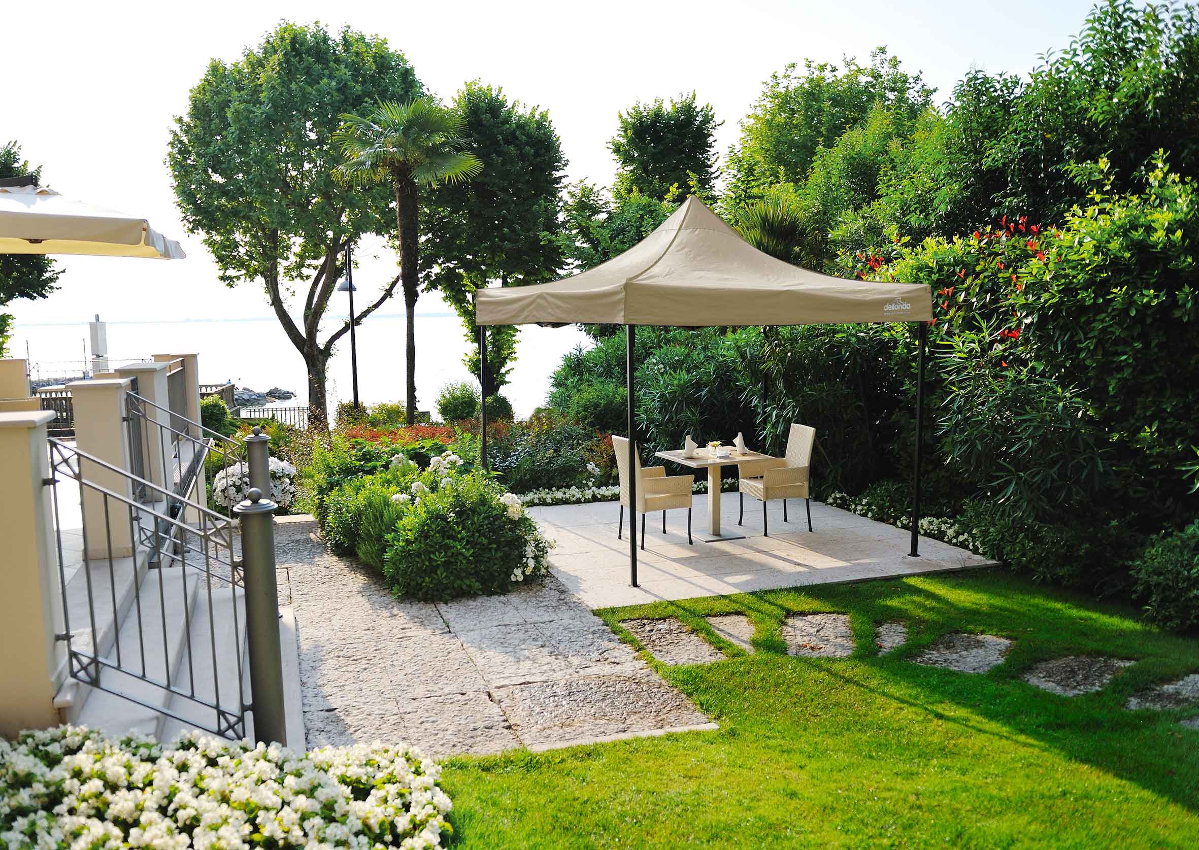 Premium 2x2m Pop-Up Gazebo, Heavy Duty, PVC Coated, Water Resistant with Carry Bag, Stakes & Weight Bags - Beige - DG126 - Dellonda