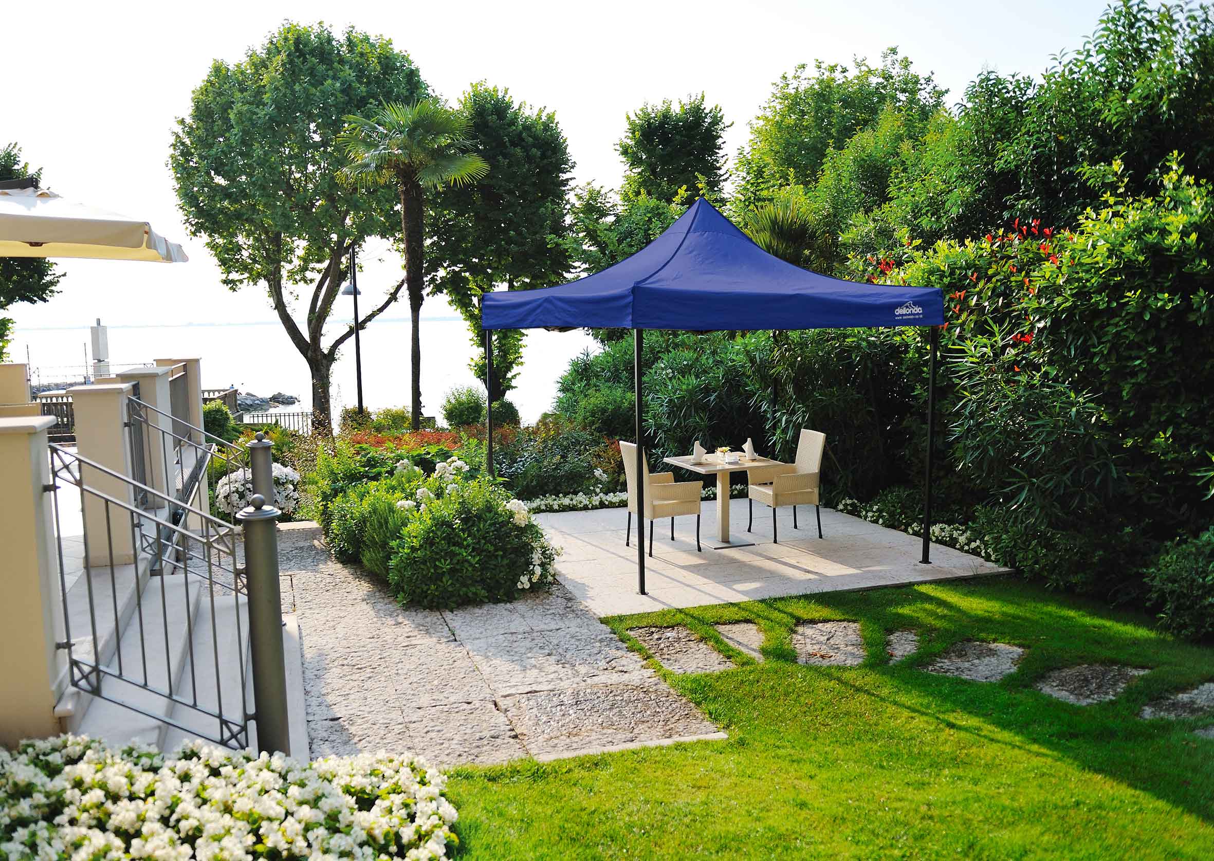 Premium 2x2m Pop-Up Gazebo & Side Walls, Water Resistant with Carry Bag, Stakes & Weight Bags - Blue - DG161 - Dellonda