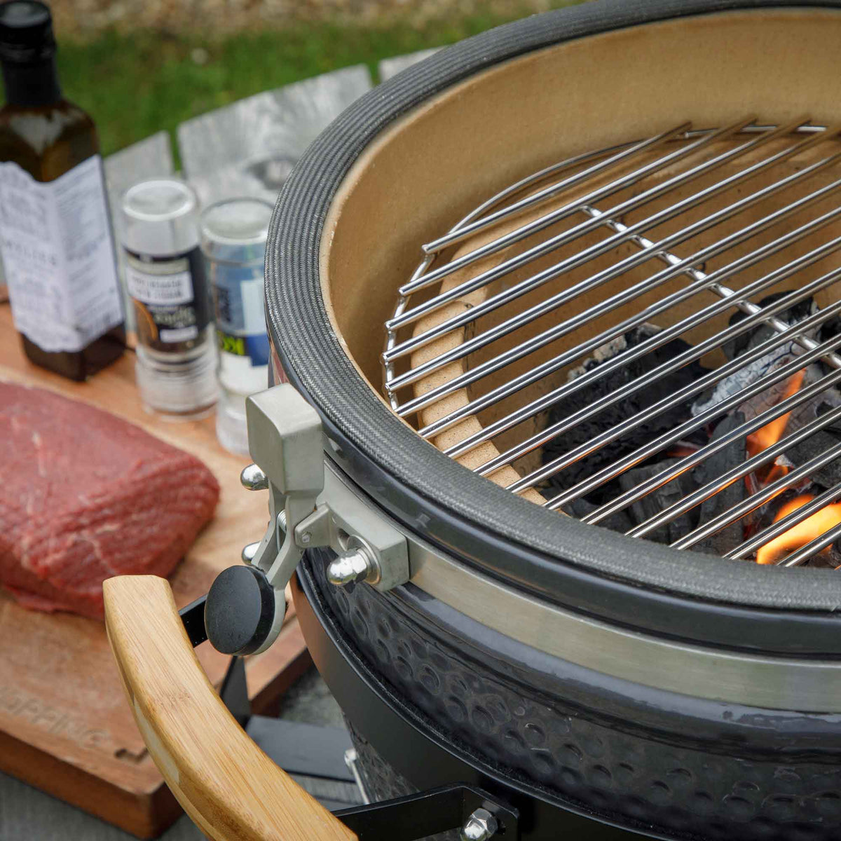 Deluxe 16 40cm Ceramic Kamado Style BBQ Cover Grid Gripper Heat D Dellonda