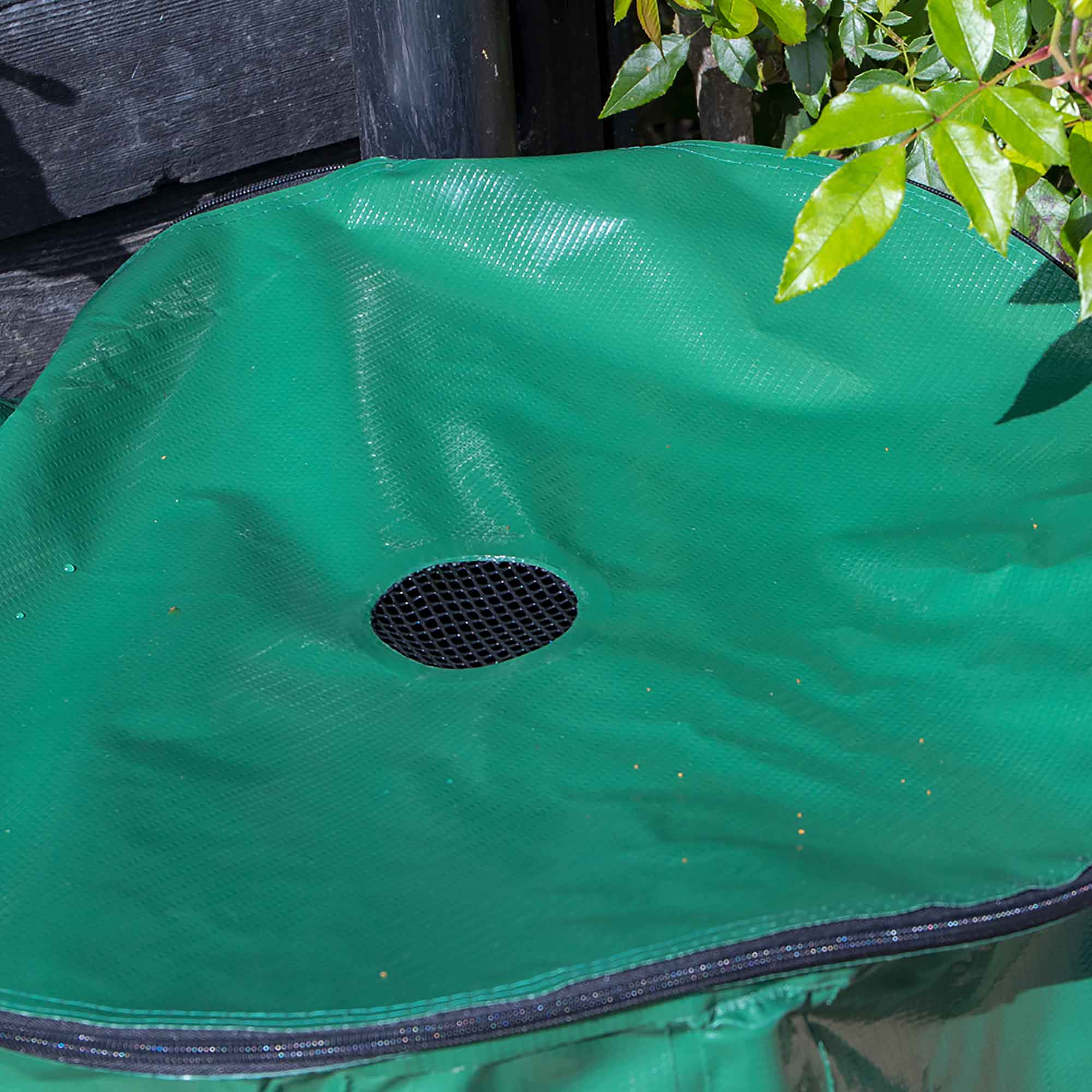 Collapsible PVC Garden Water Butt with Zipped Lid & Drain Tap, 250L - DG9 - Dellonda