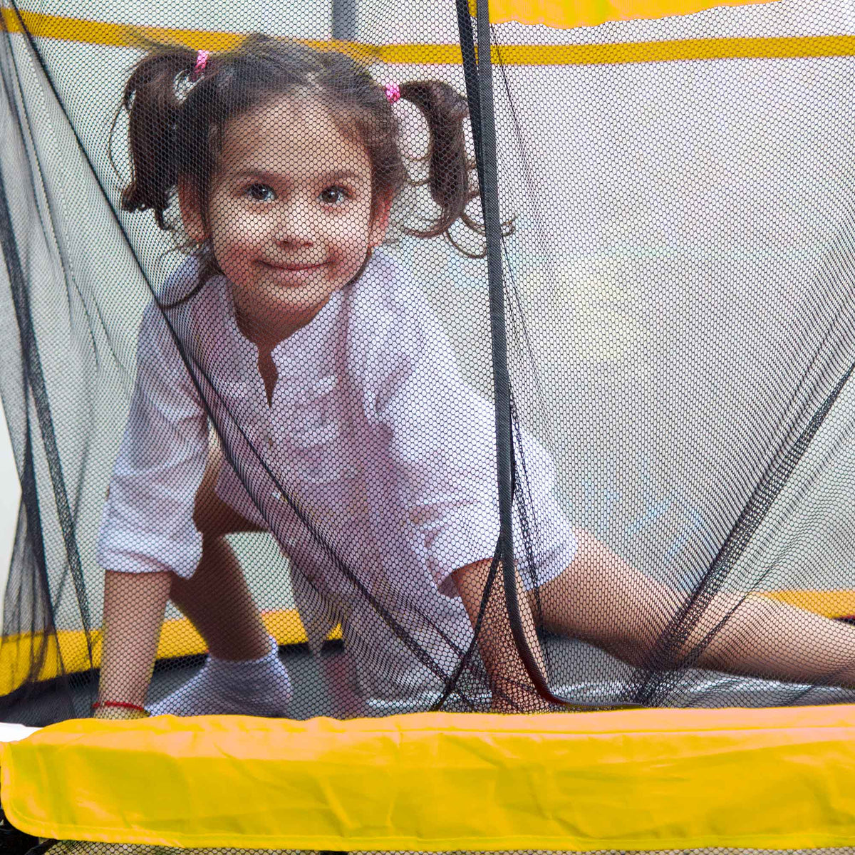 Children's trampoline cheap with enclosure